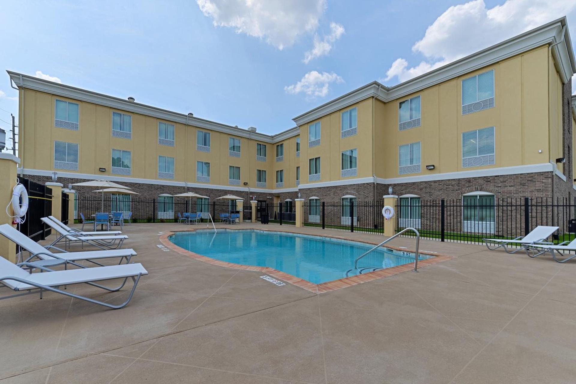 Holiday Inn Express Tomball by IHG photo 12