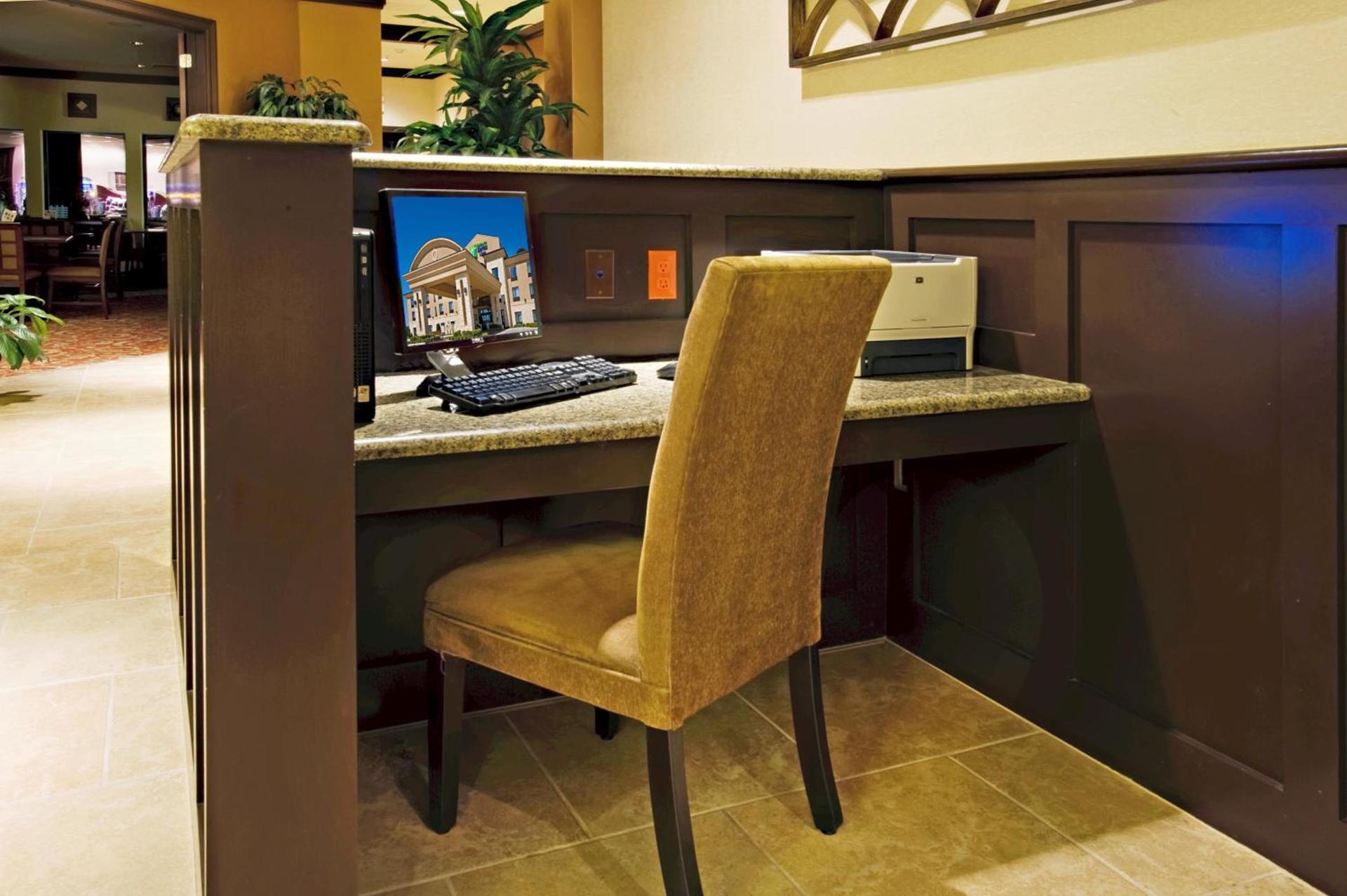 Holiday Inn Express & Suites Wichita Falls by IHG photo 6
