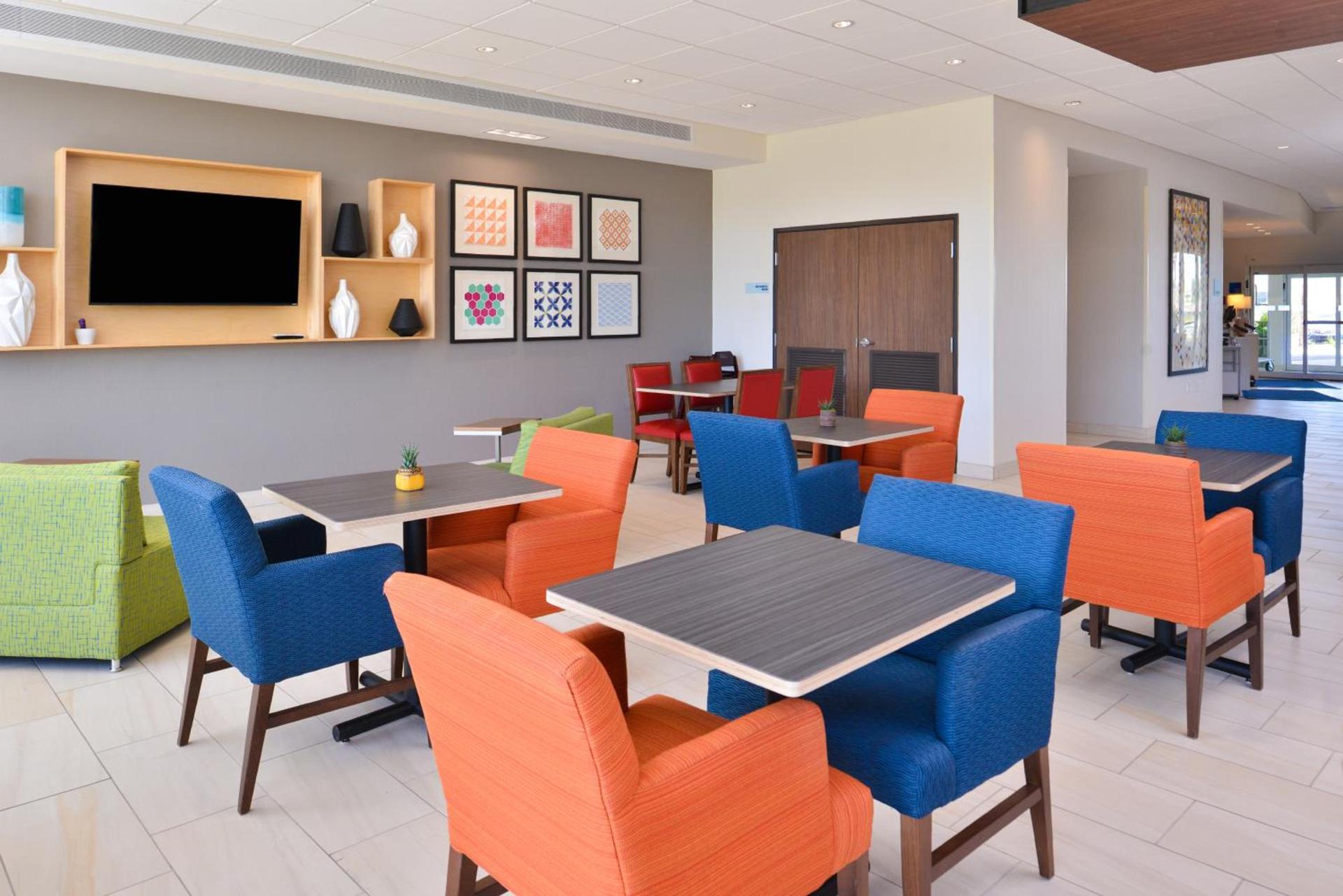 Holiday Inn Express & Suites Trinity by IHG photo 12