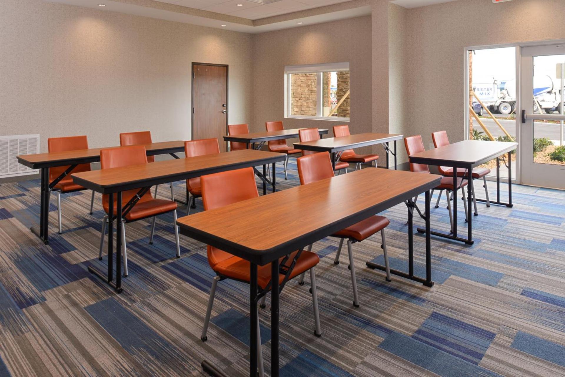 Holiday Inn Express & Suites Trinity by IHG photo 99