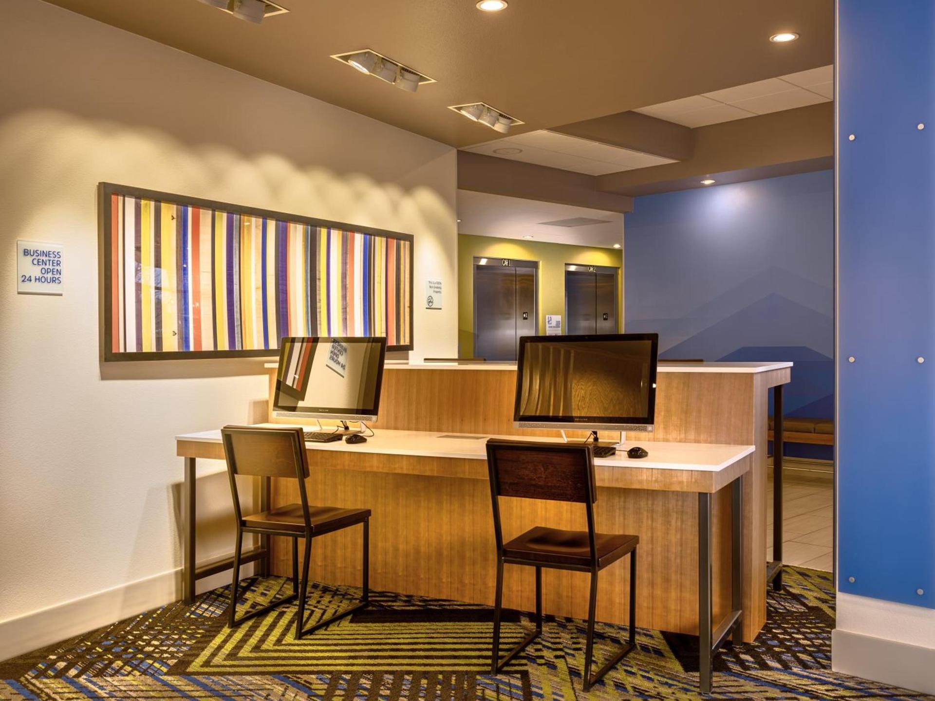 Holiday Inn Express & Suites Salem North - Keizer by IHG photo 5