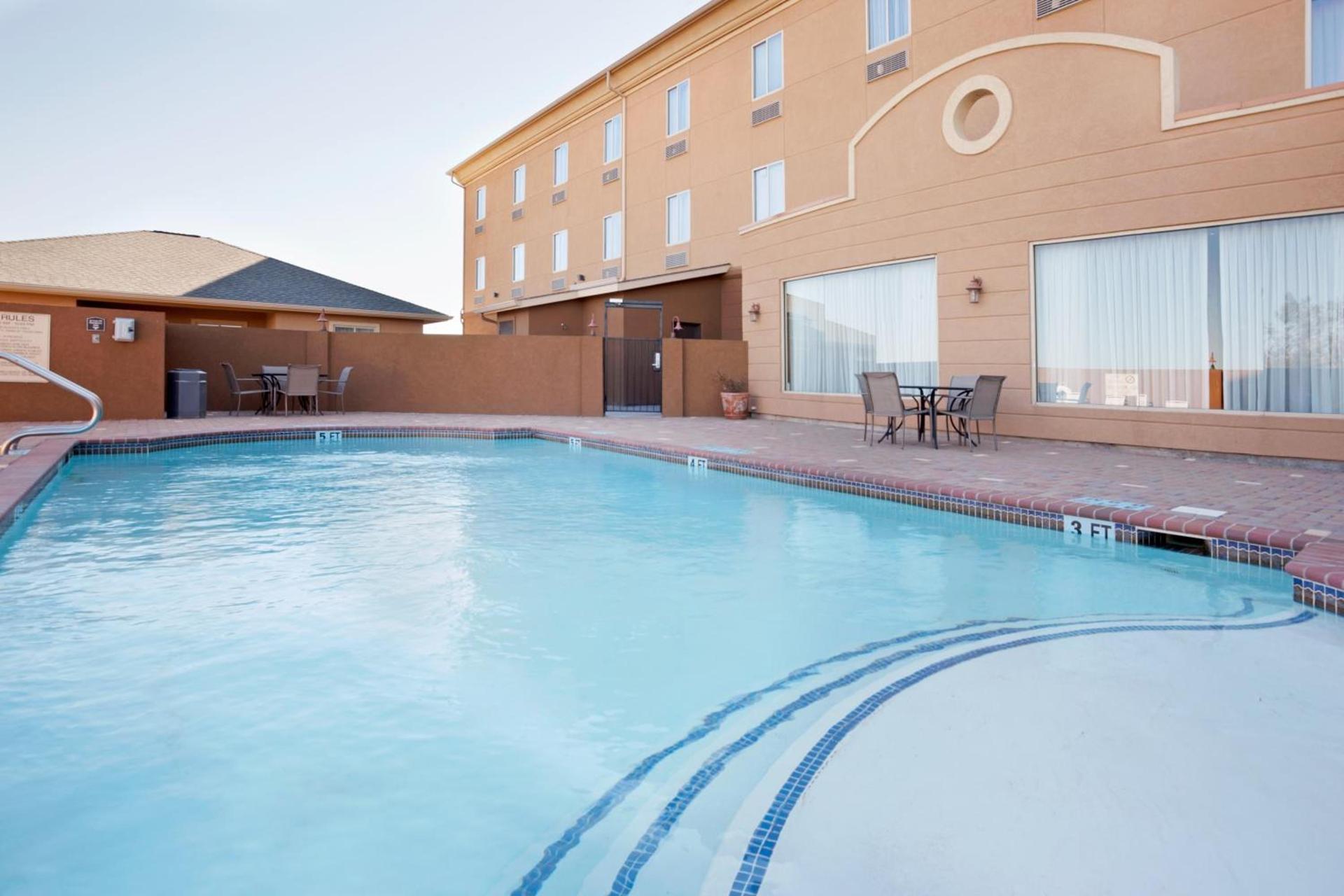 Holiday Inn Express Hotel & Suites Zapata by IHG photo 27
