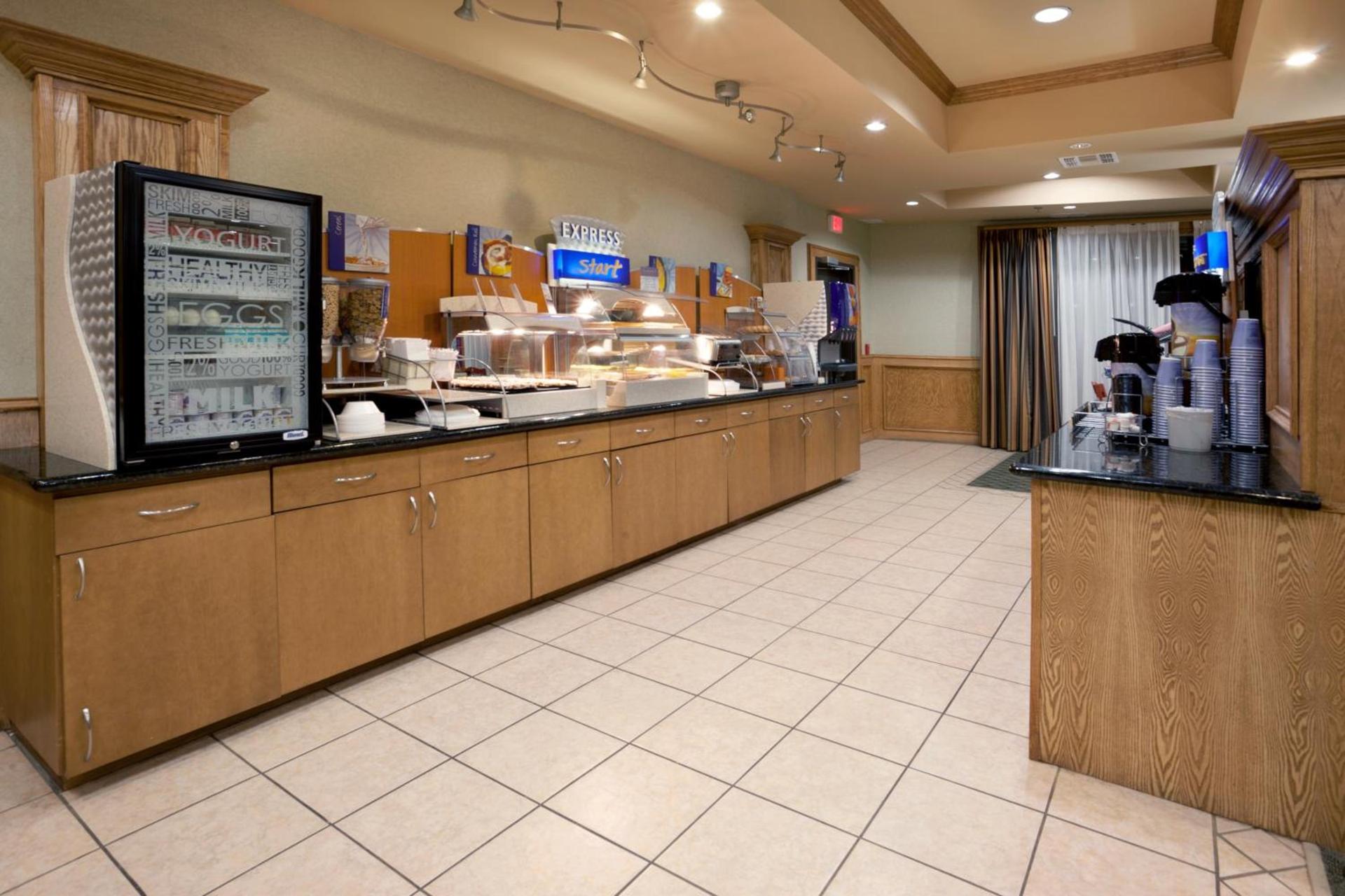 Holiday Inn Express Hotel & Suites Zapata by IHG photo 29