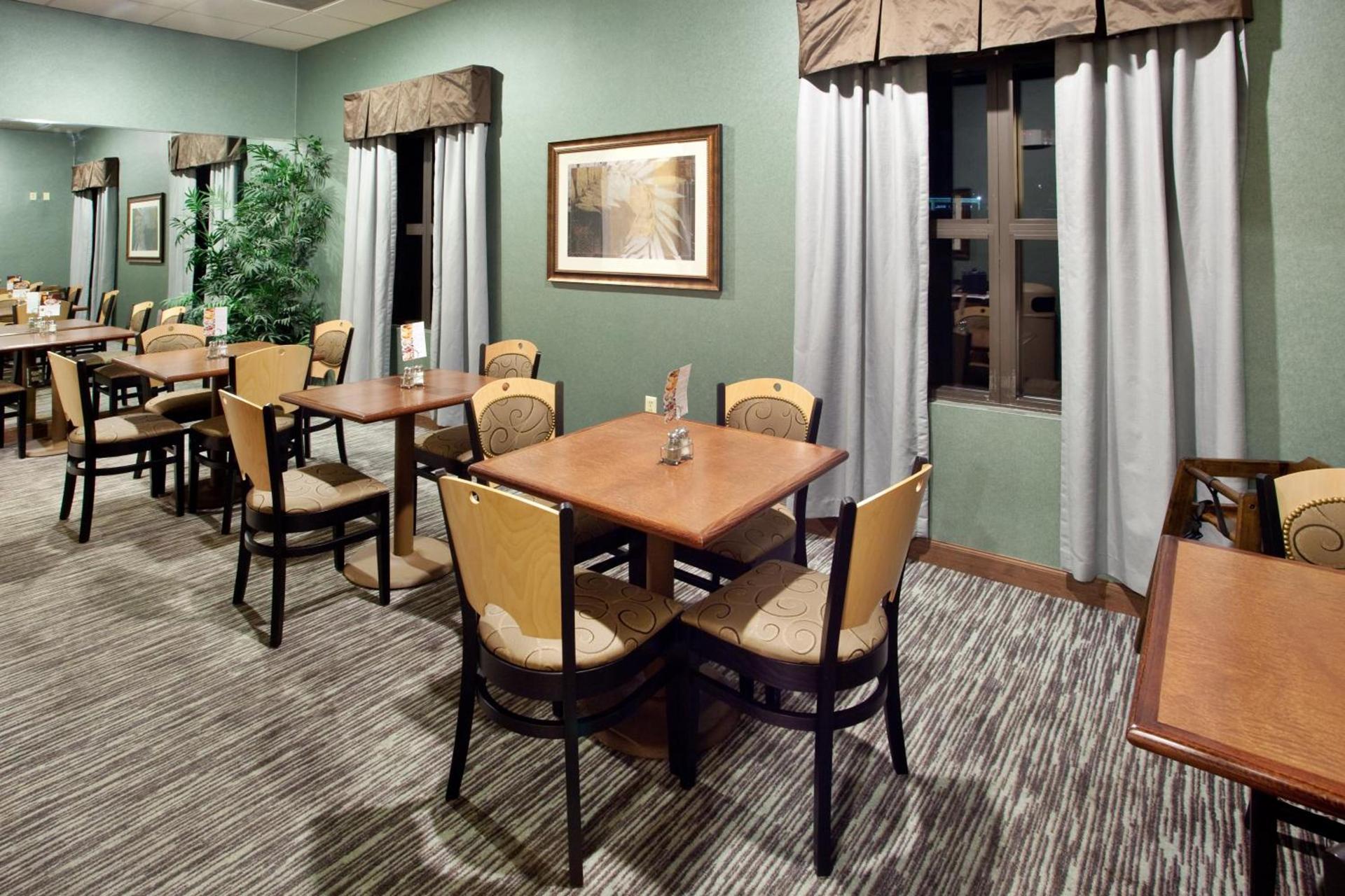 Wingate by Wyndham Waynesboro photo 26