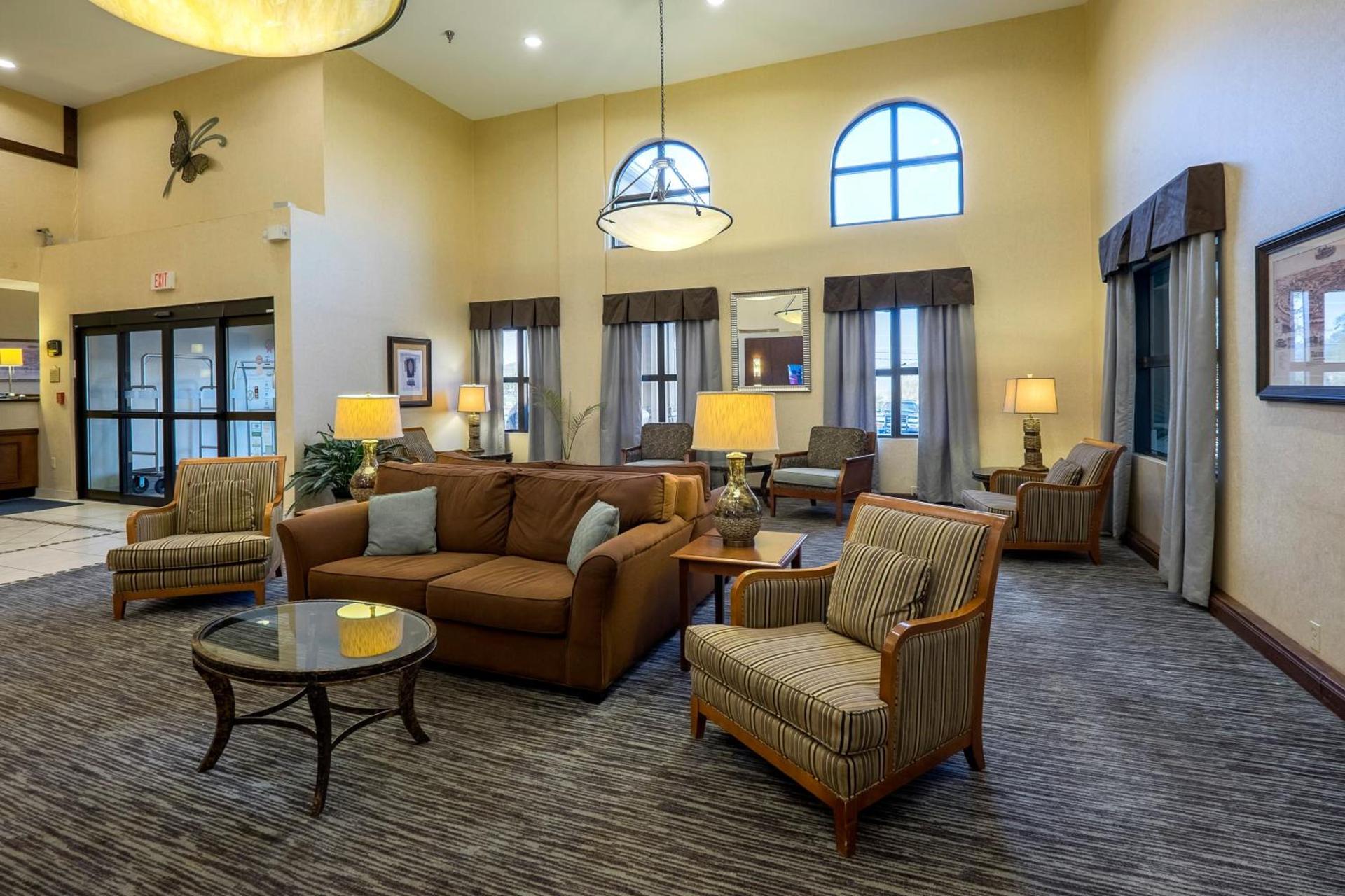 Wingate by Wyndham Waynesboro photo 2