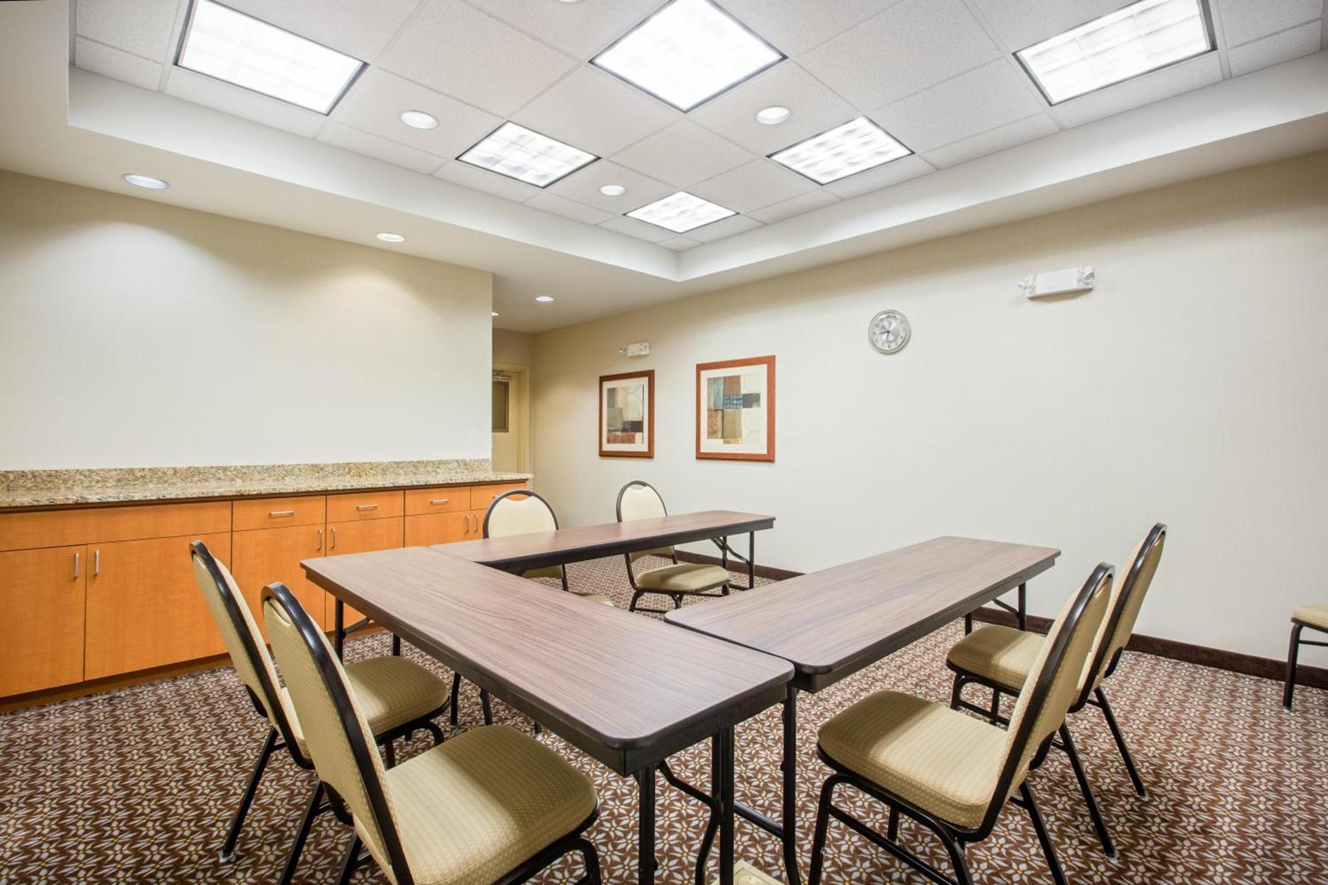 Candlewood Suites Pittsburgh-Cranberry by IHG photo 3