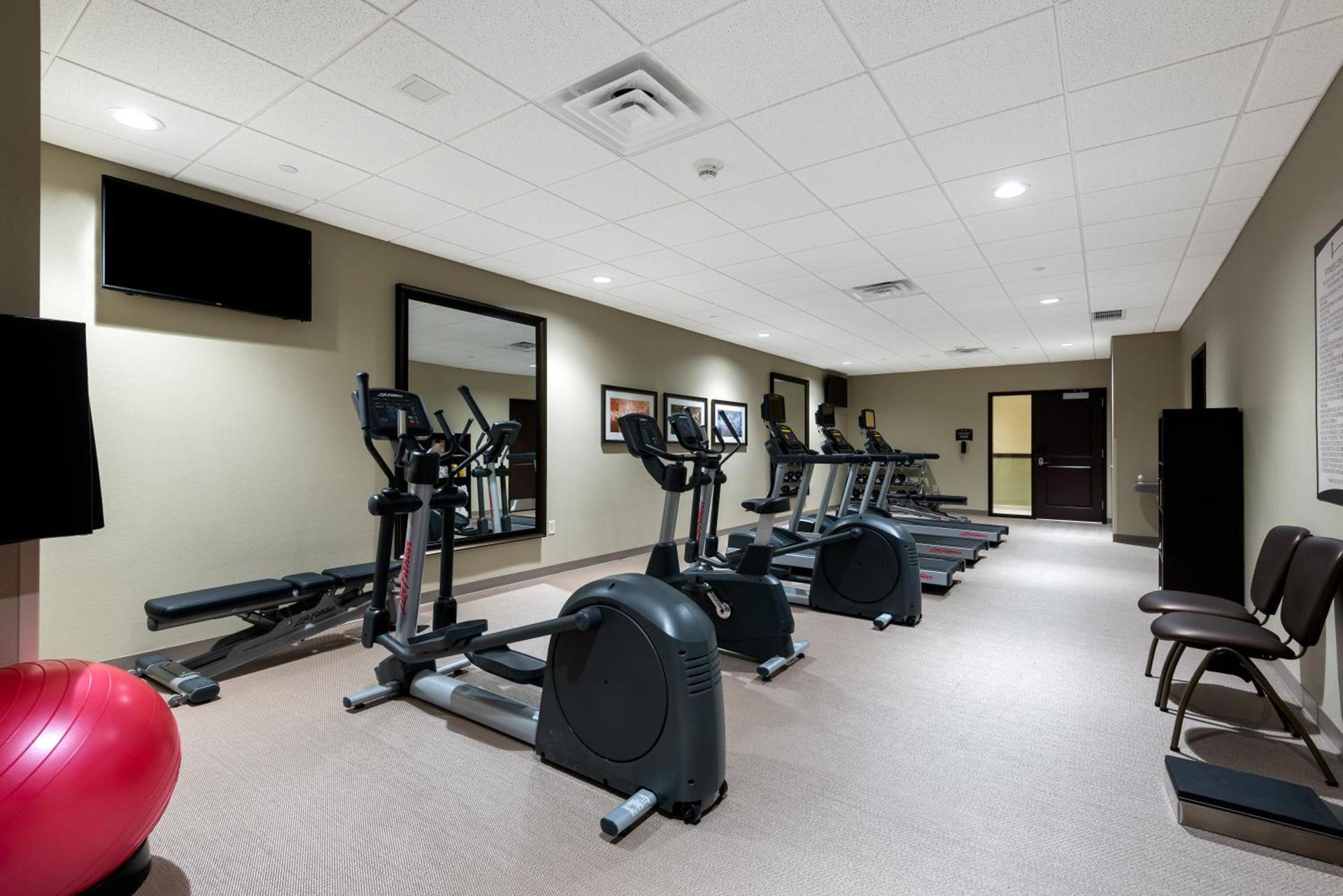 Staybridge Suites Eau Claire - Altoona by IHG photo 10
