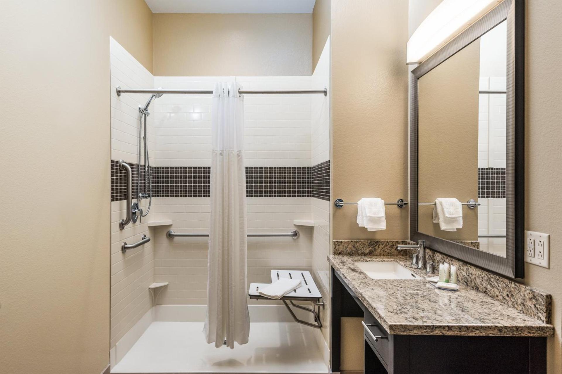 Staybridge Suites Eau Claire - Altoona by IHG photo 58