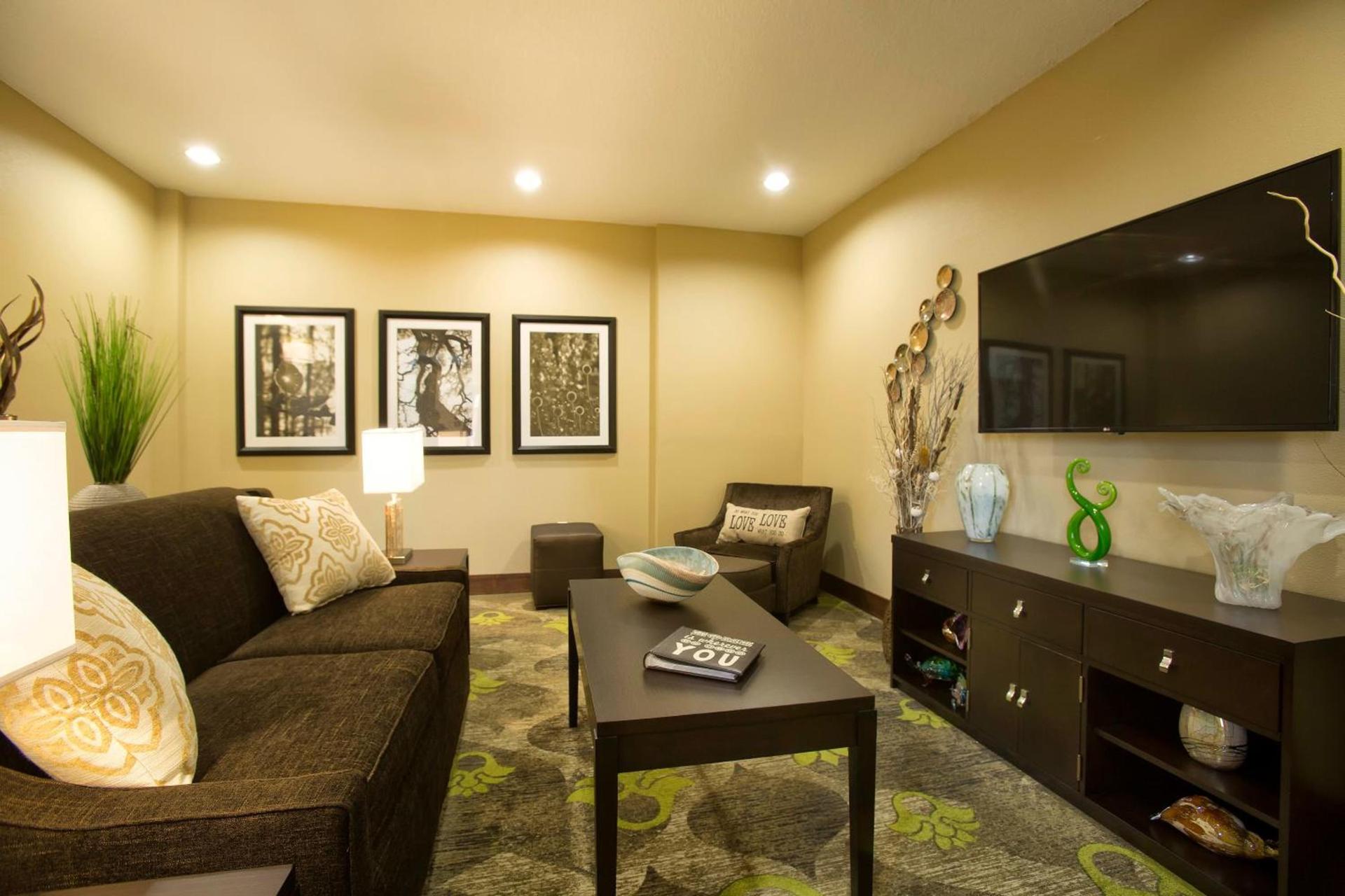 Staybridge Suites Orlando at SeaWorld by IHG - Free Breakfast & Shuttle to SeaWorld Parks photo 18