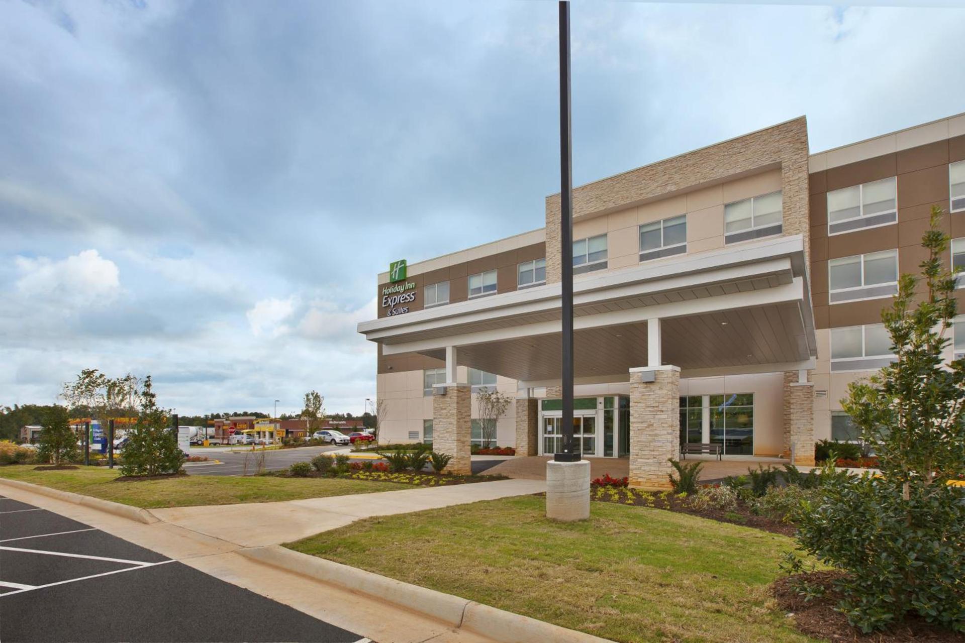 Holiday Inn Express and Suites South Hill by IHG photo 10