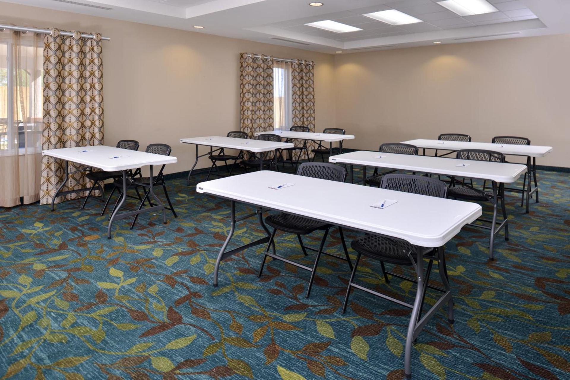 Candlewood Suites Kenedy by IHG photo 19