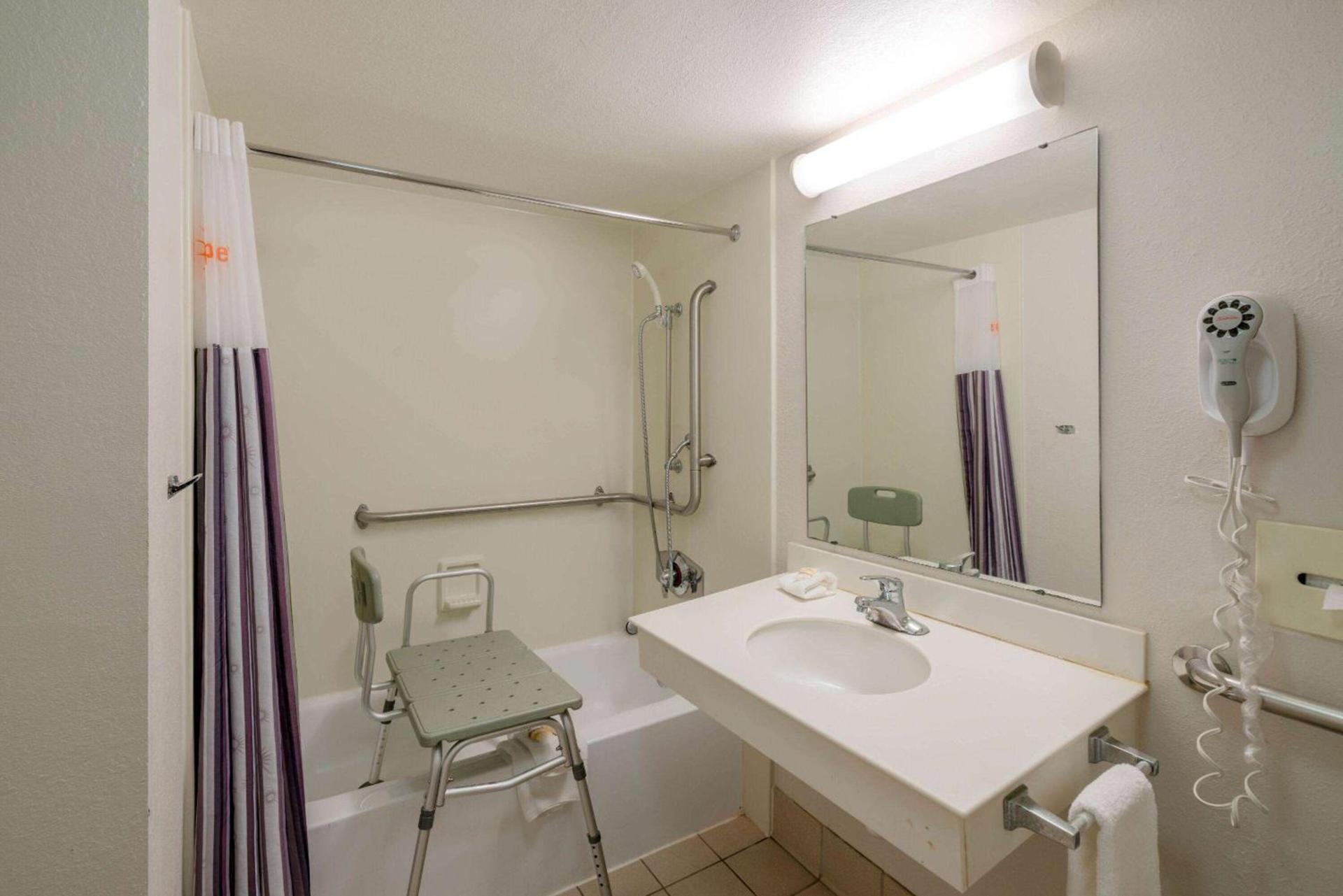 La Quinta Inn by Wyndham Nashville South photo 35