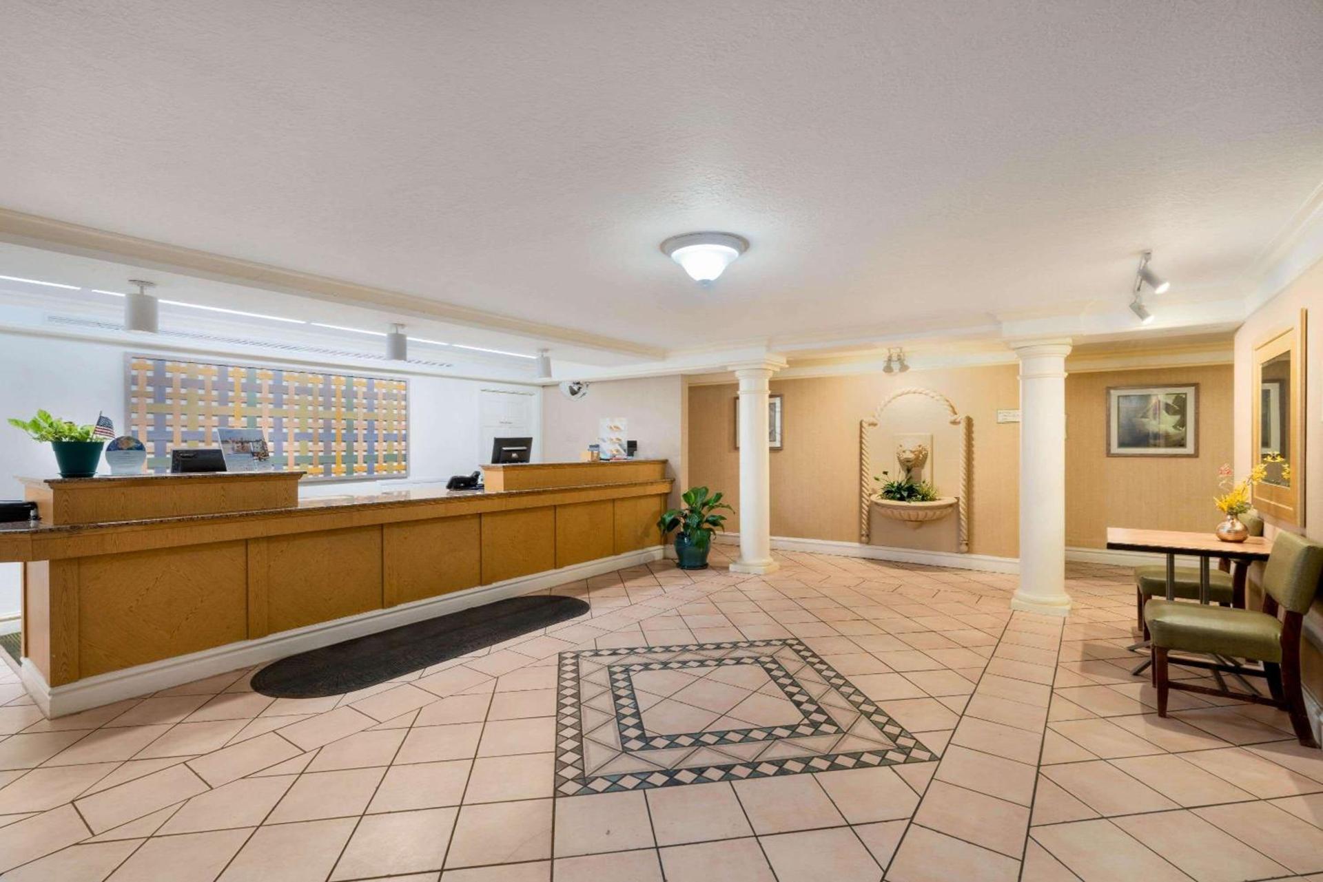 La Quinta Inn by Wyndham Cheyenne photo 18