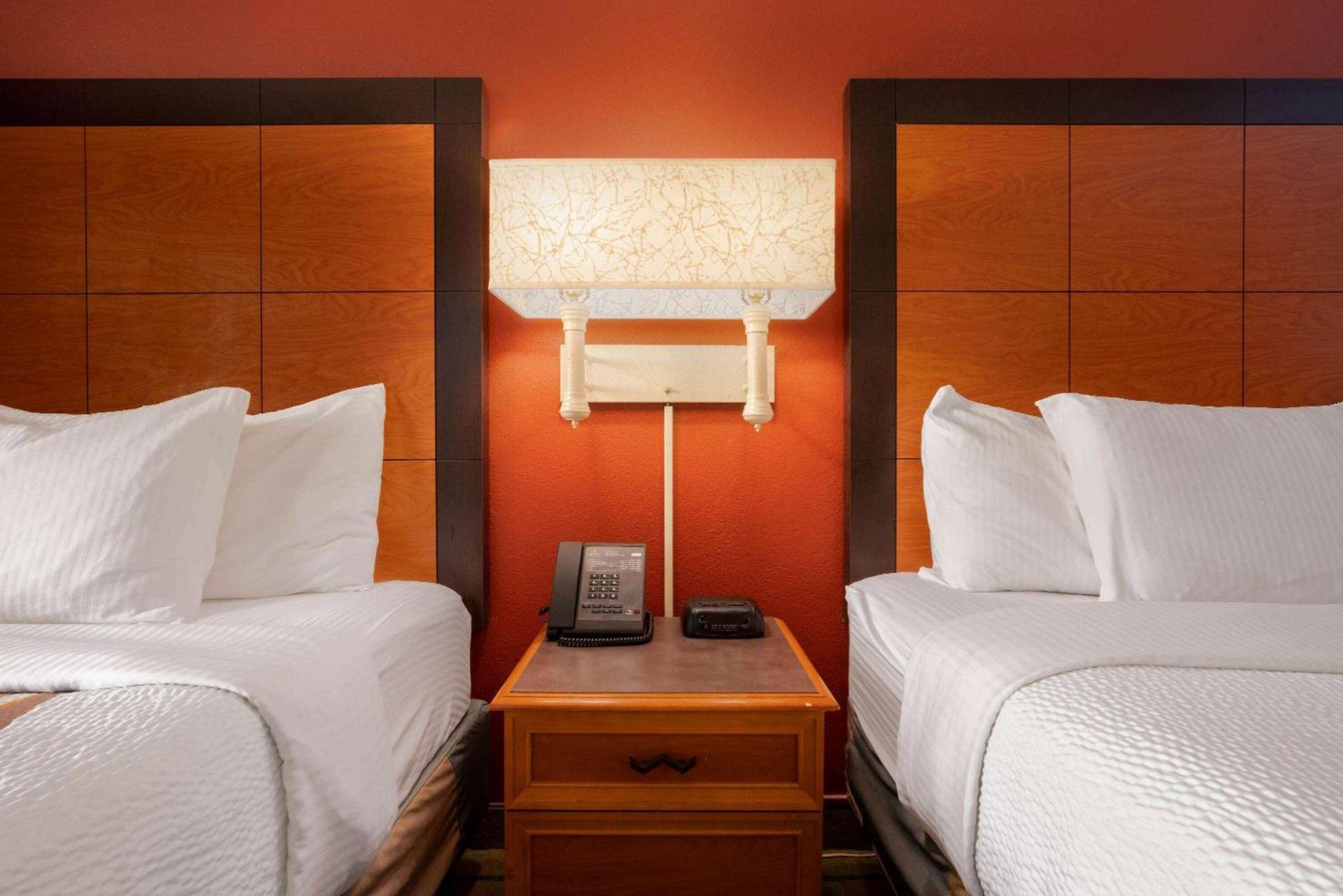 La Quinta Inn by Wyndham Cheyenne photo 22