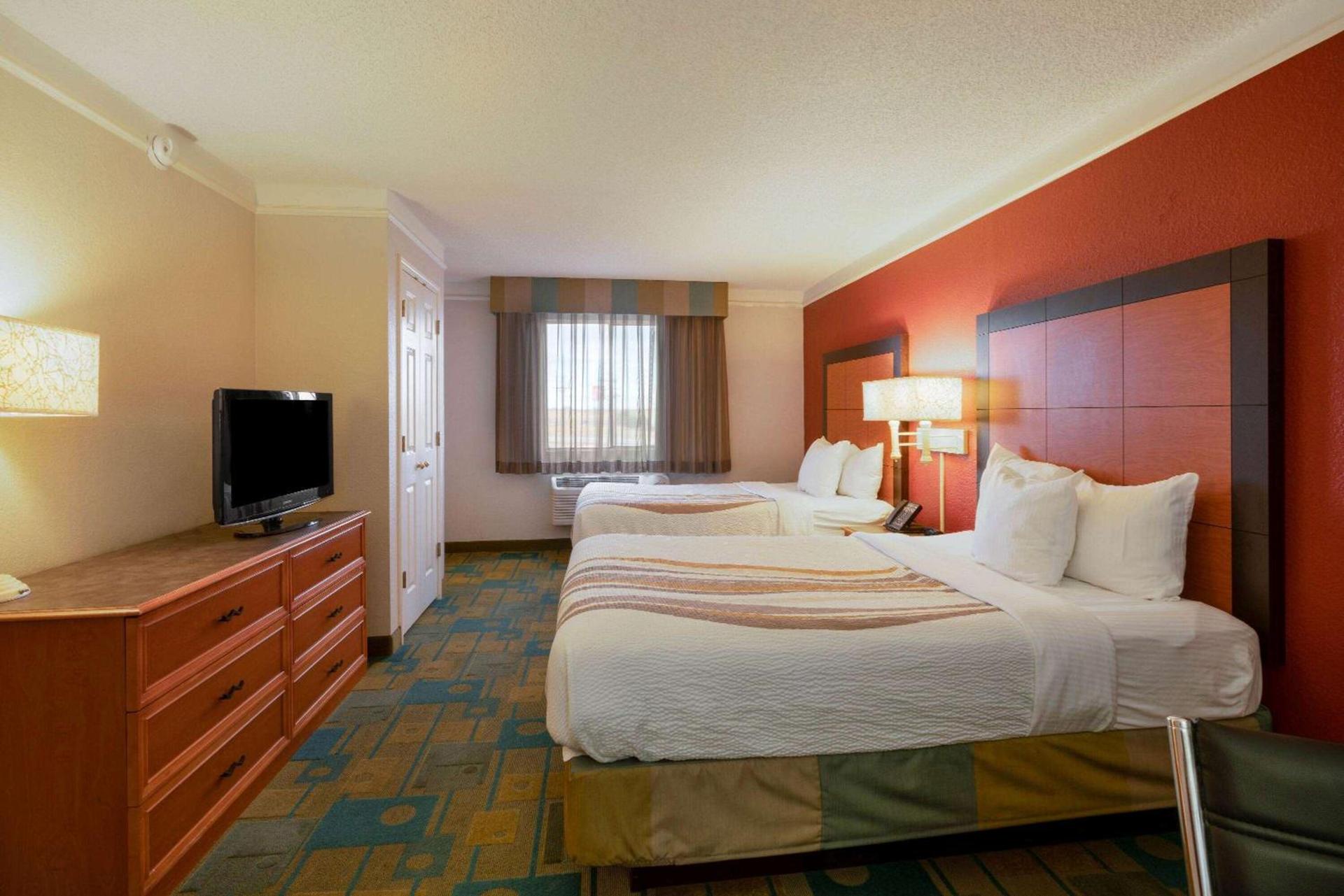 La Quinta Inn by Wyndham Cheyenne photo 27