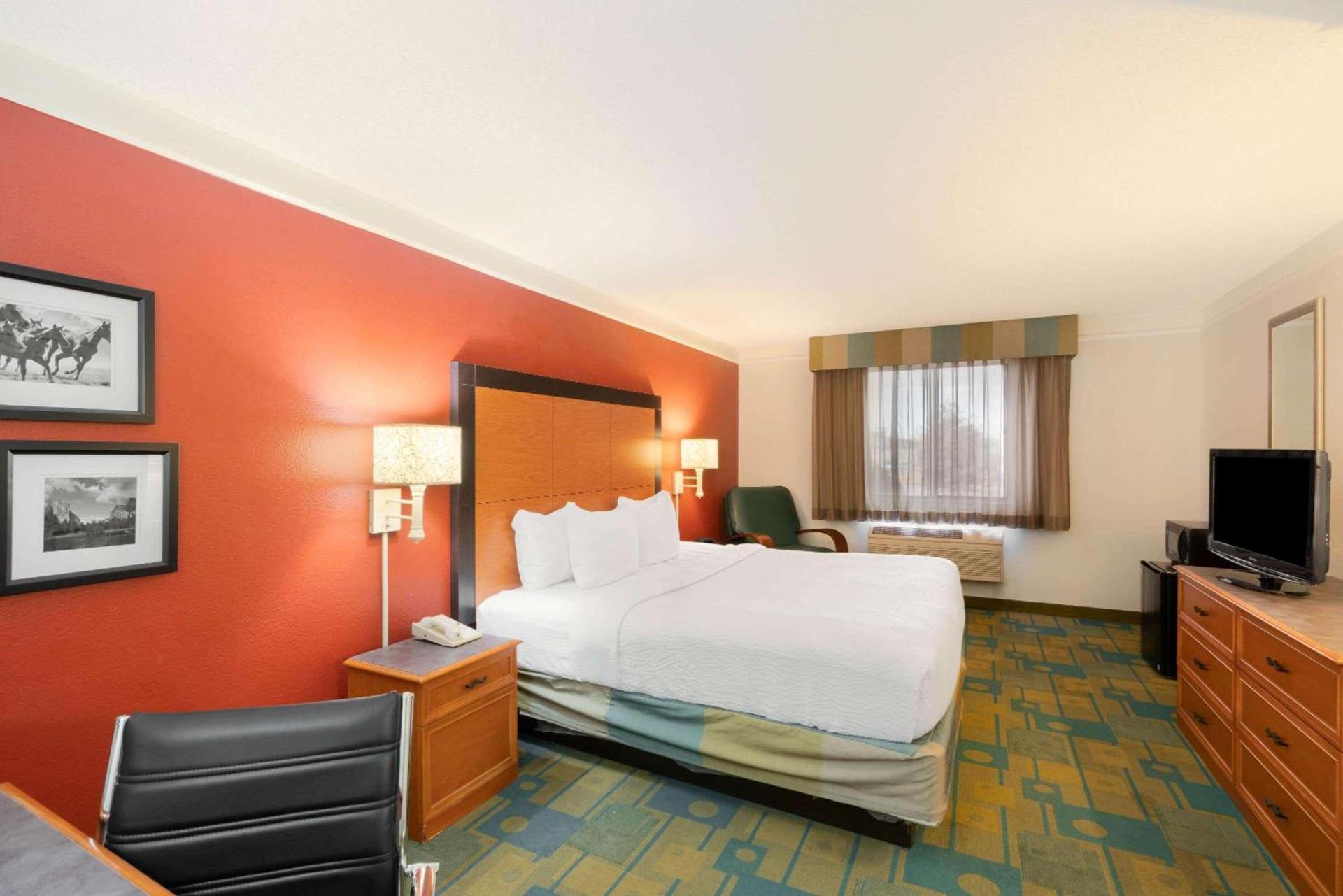 La Quinta Inn by Wyndham Cheyenne photo 30