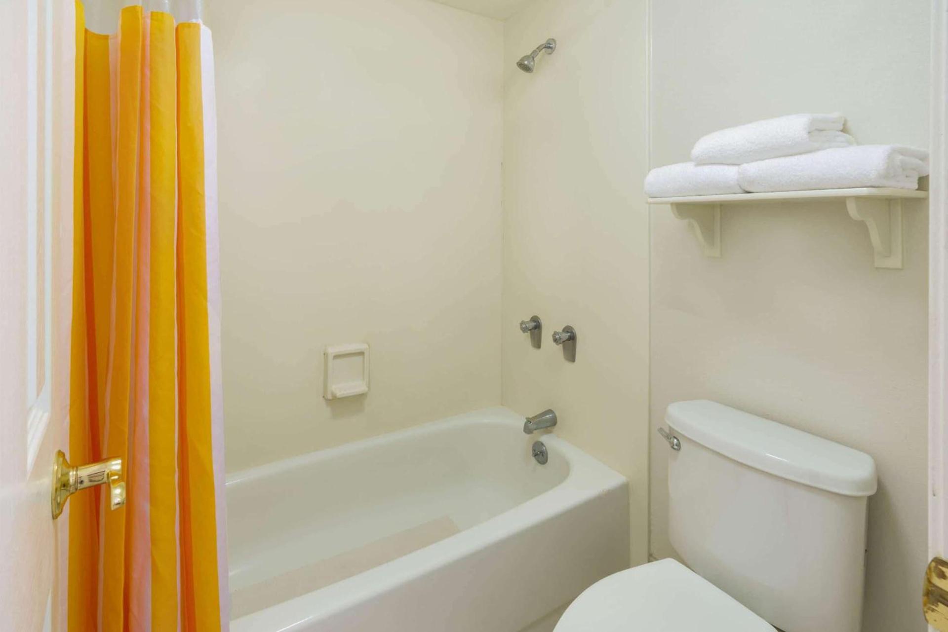 La Quinta Inn by Wyndham Cheyenne photo 31