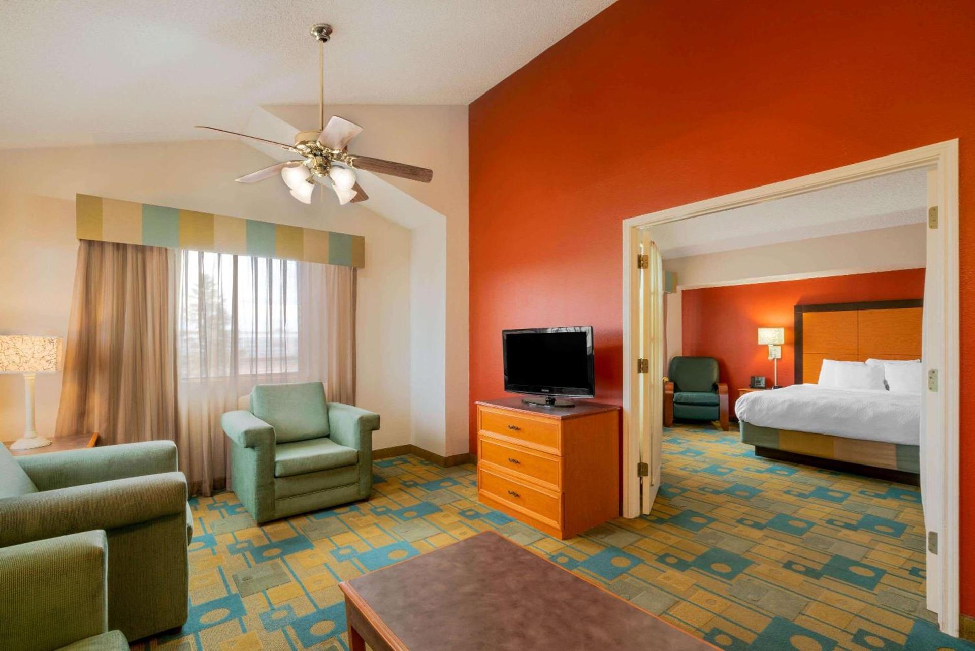 La Quinta Inn by Wyndham Cheyenne photo 33