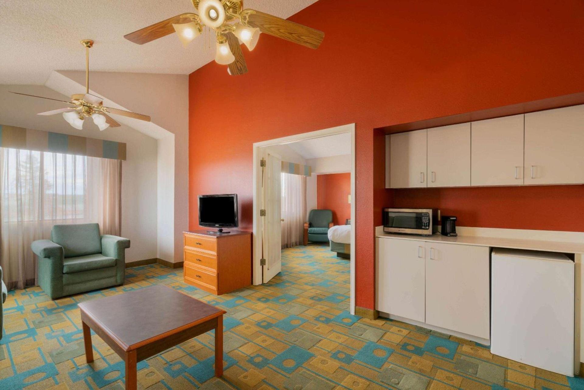 La Quinta Inn by Wyndham Cheyenne photo 34