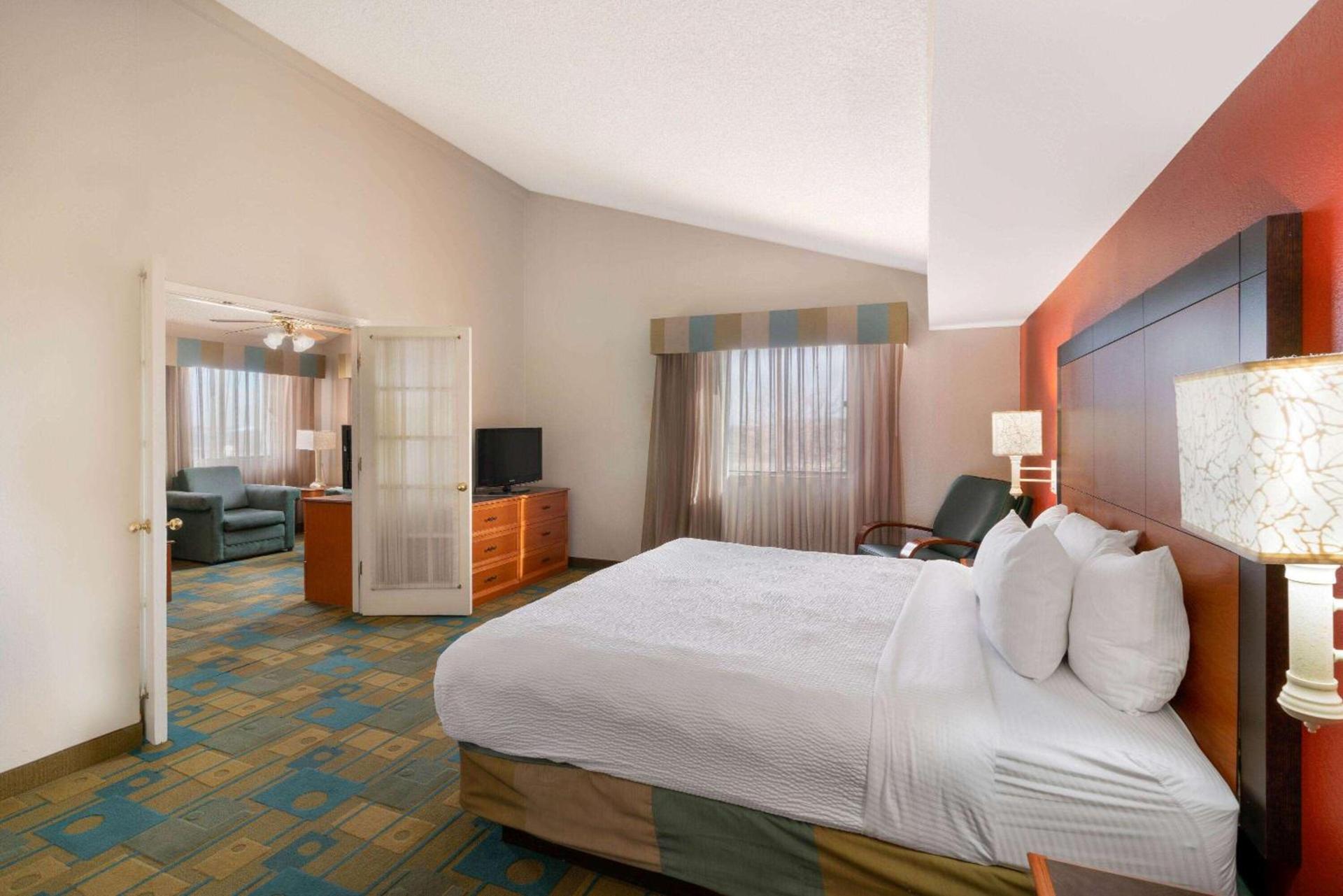 La Quinta Inn by Wyndham Cheyenne photo 35