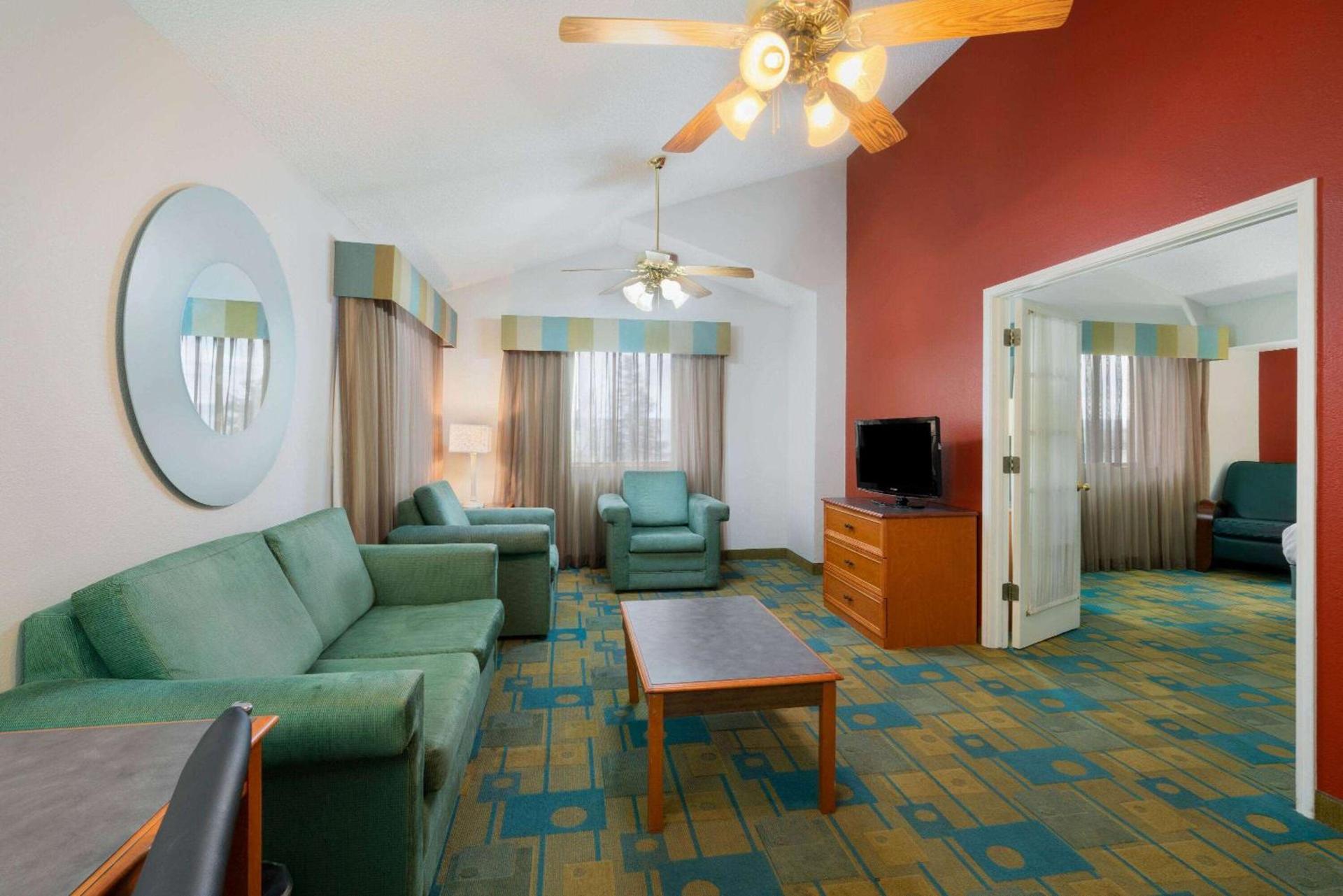 La Quinta Inn by Wyndham Cheyenne photo 36