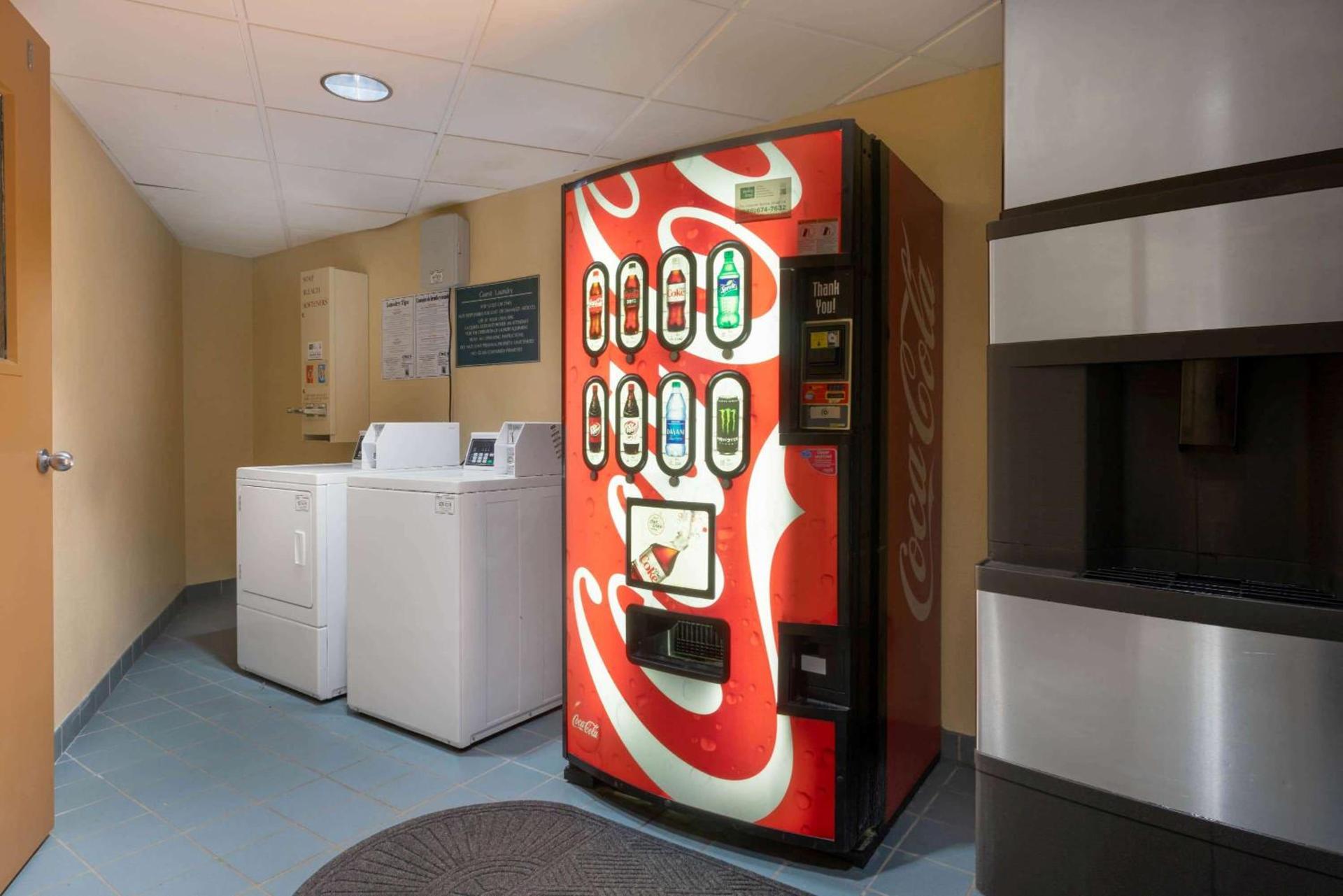 La Quinta Inn by Wyndham Cheyenne photo 37