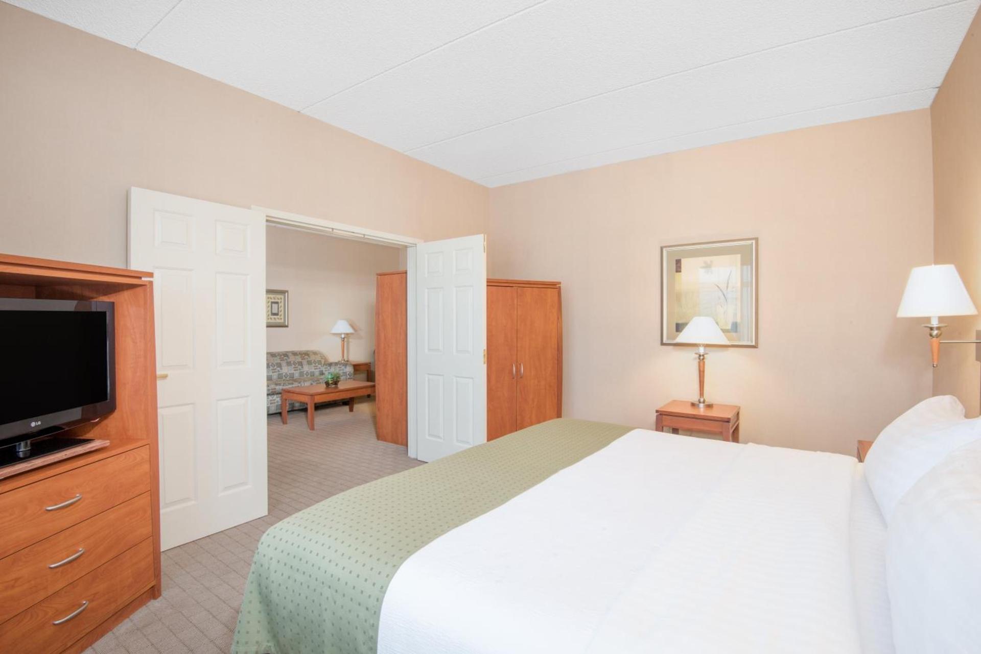 Holiday Inn & Suites Goodyear - West Phoenix Area by IHG photo 2