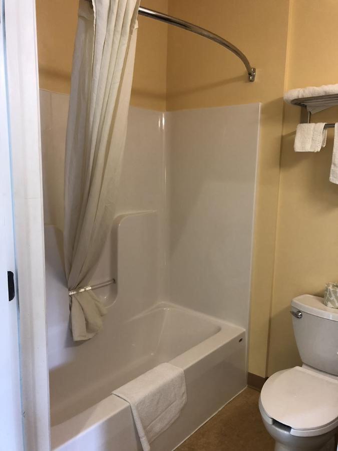 Budget Inn Williamsport photo 13