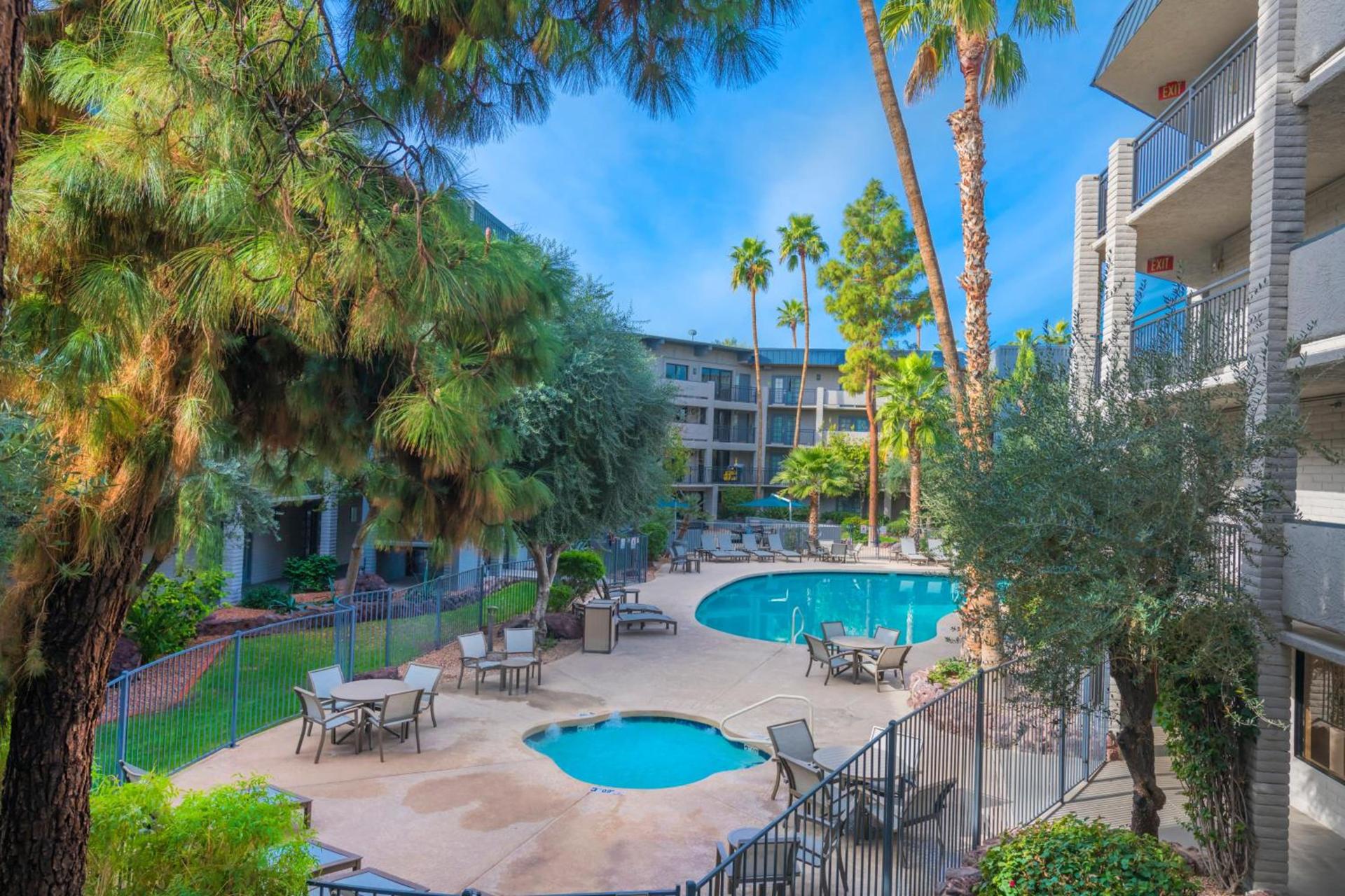 Holiday Inn and Suites Phoenix Airport North by IHG photo 49