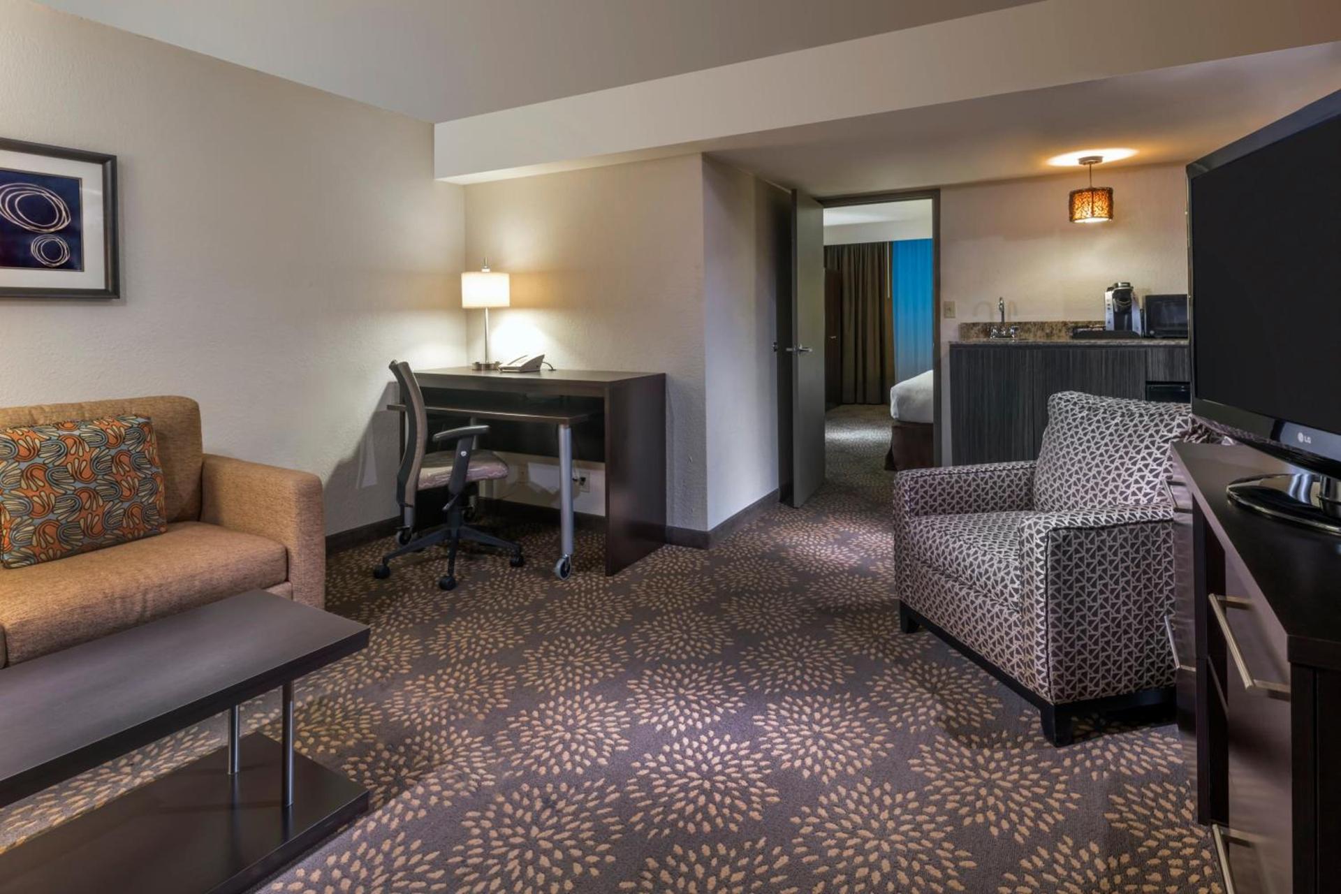 Holiday Inn and Suites Phoenix Airport North by IHG photo 33