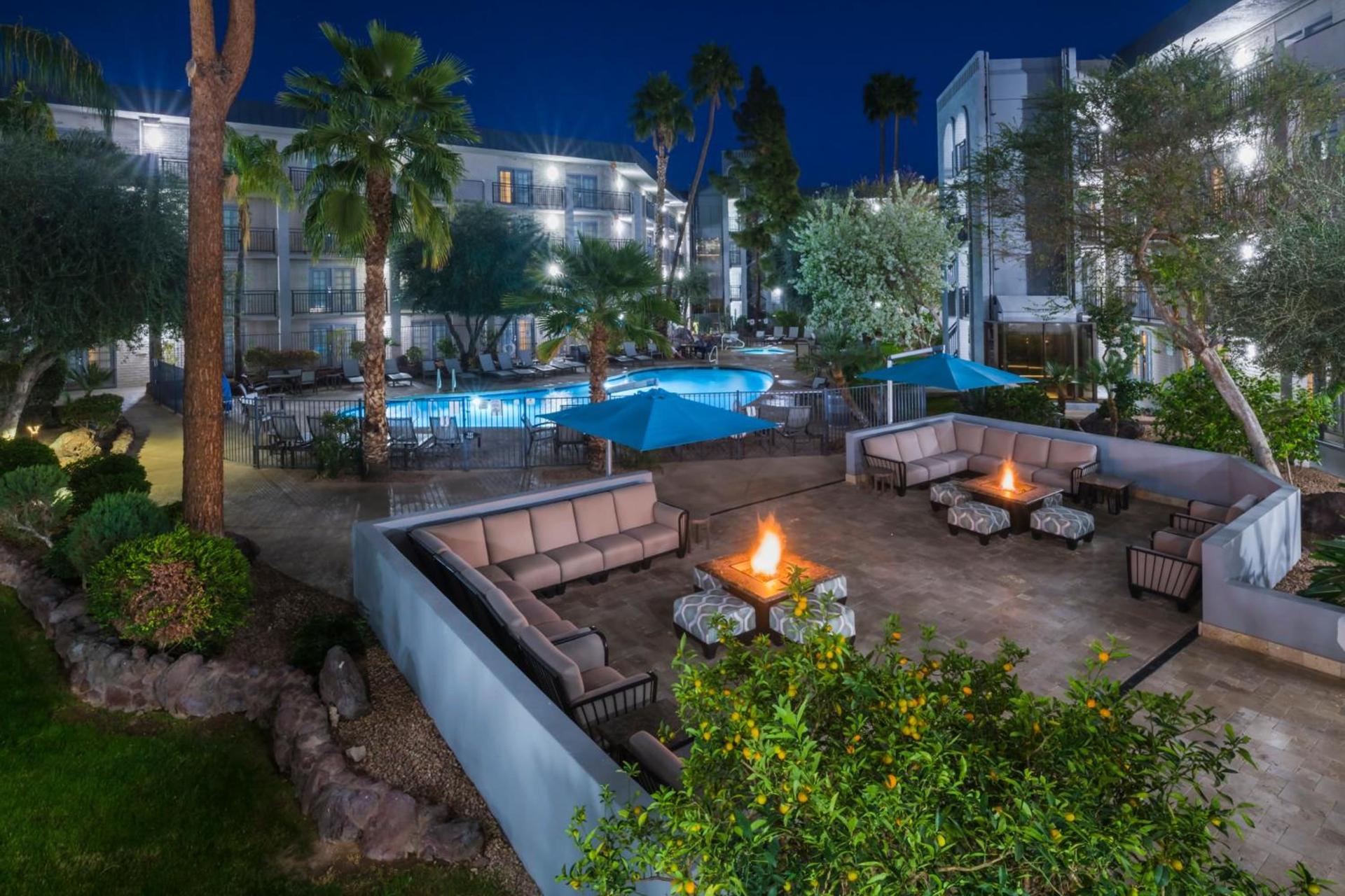 Holiday Inn and Suites Phoenix Airport North by IHG photo 29