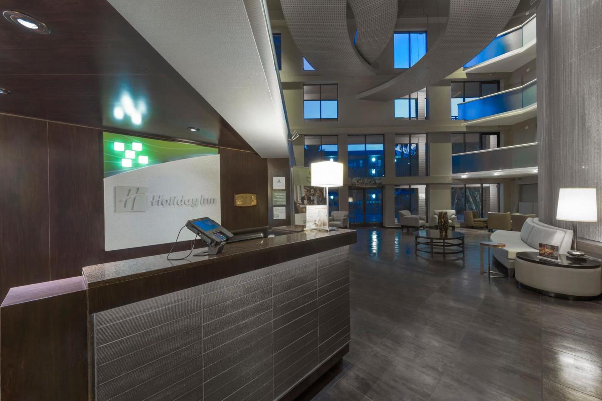 Holiday Inn and Suites Phoenix Airport North by IHG photo 53