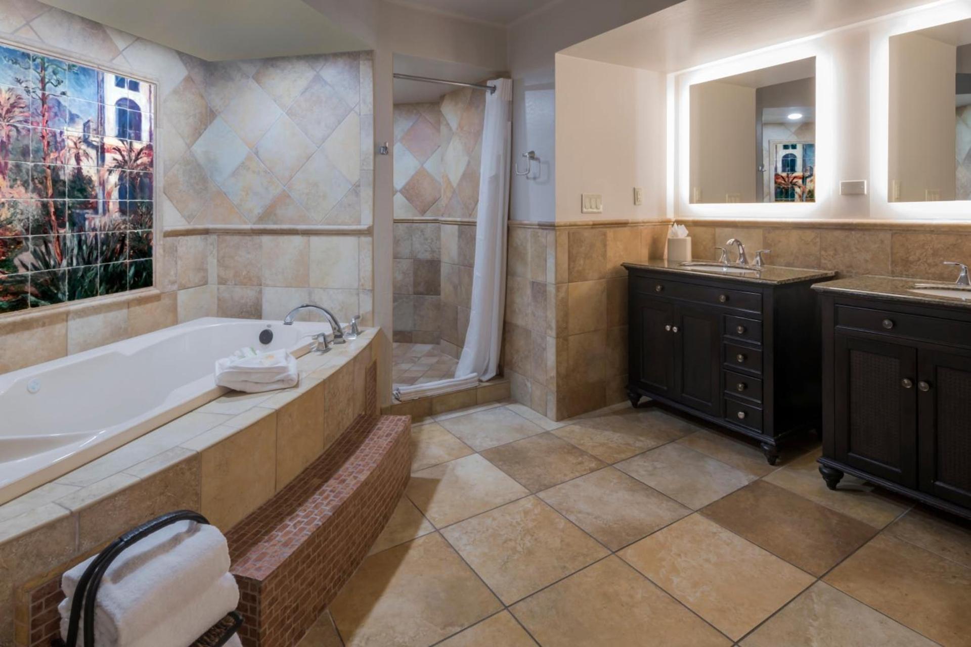 Holiday Inn and Suites Phoenix Airport North by IHG photo 30
