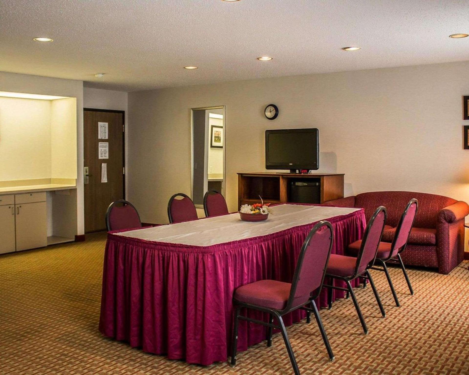 Quality Inn East Liverpool - Calcutta photo 4