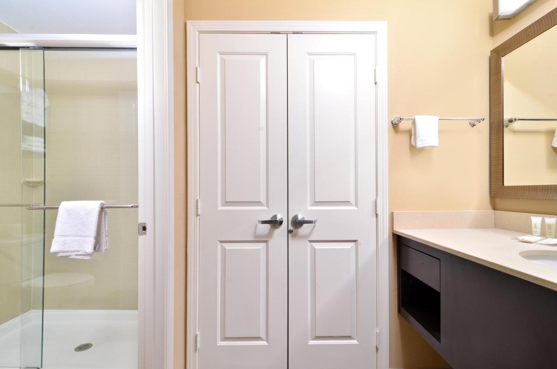 Staybridge Suites Tomball by IHG photo 10