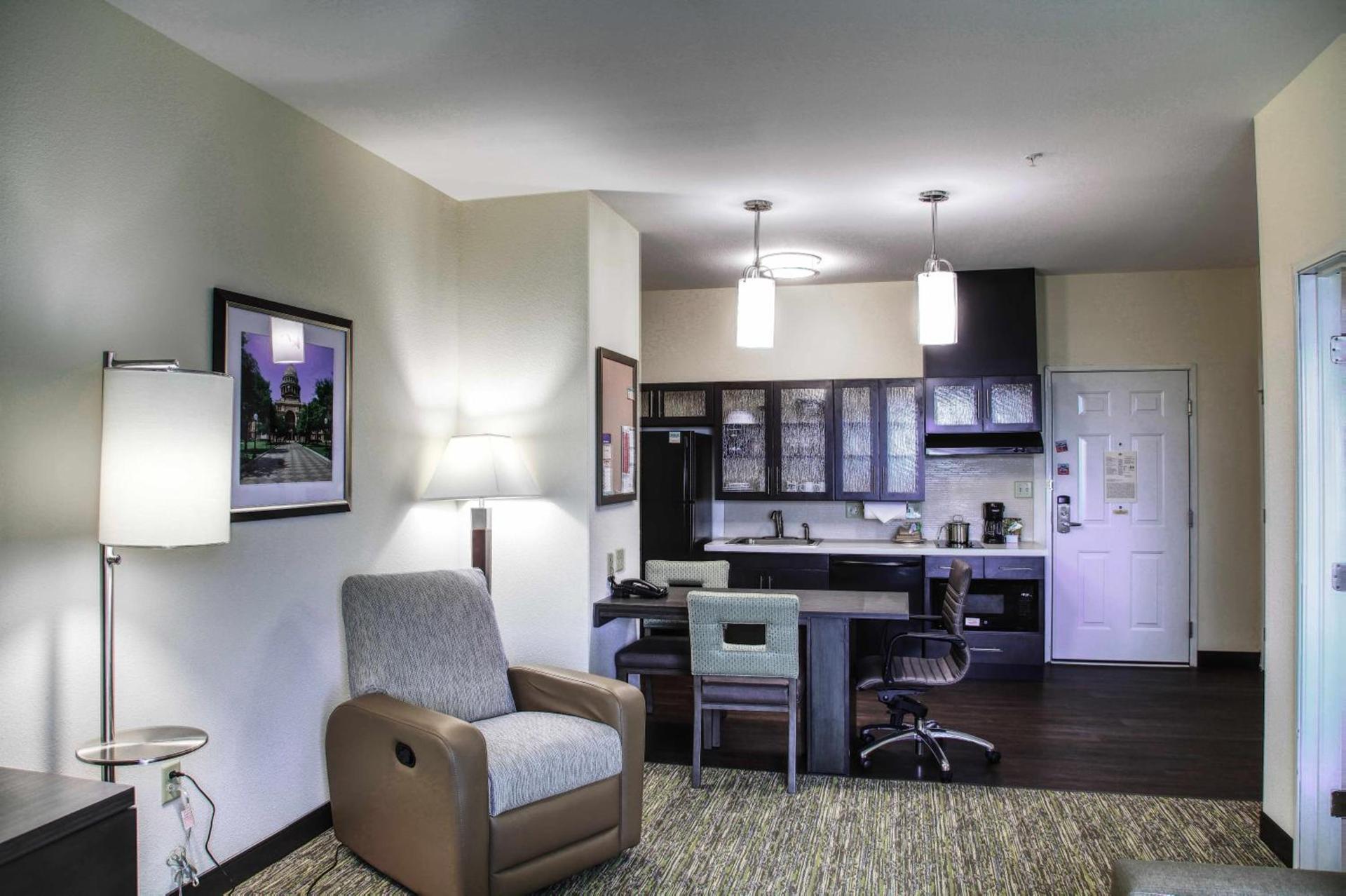 Candlewood Suites - Austin North by IHG photo 8