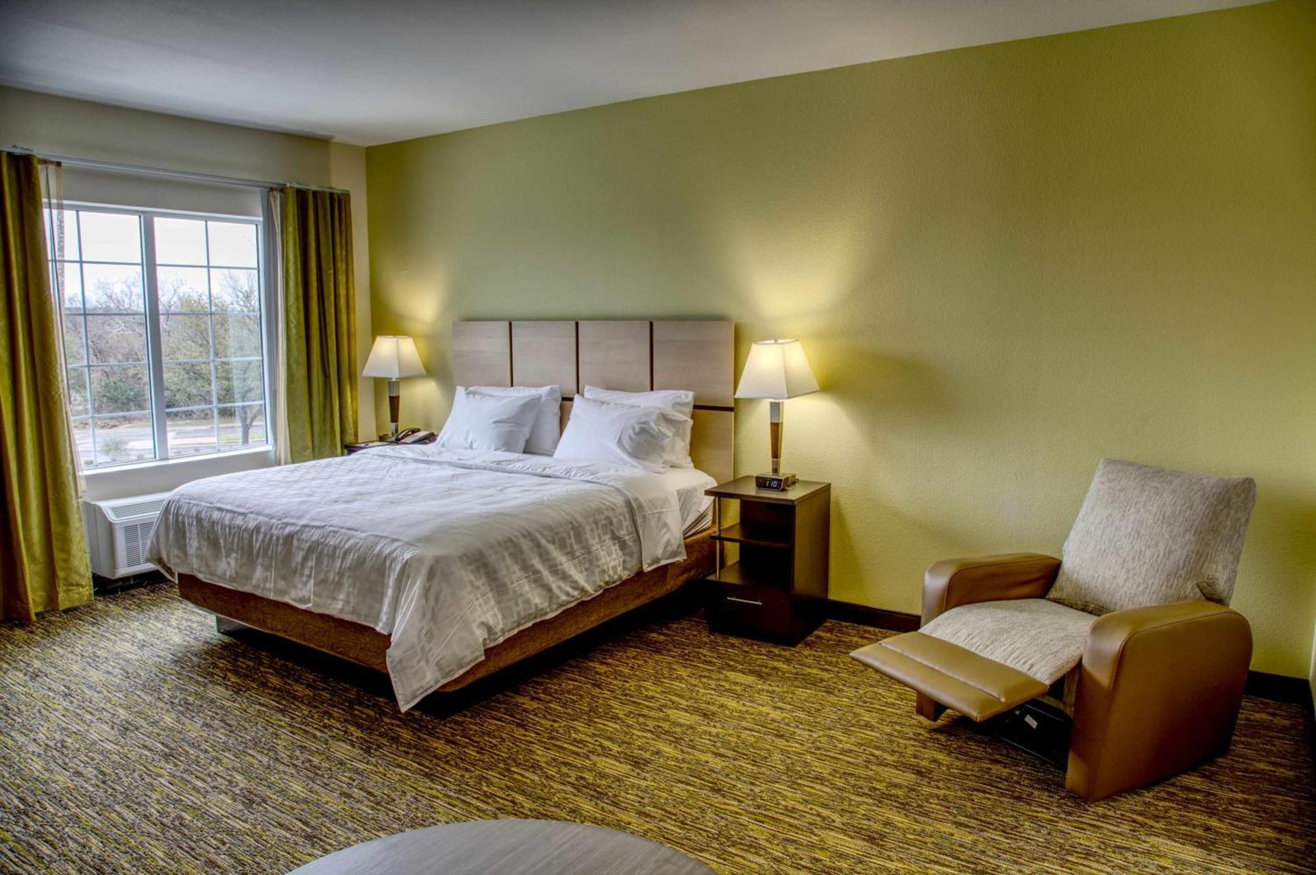 Candlewood Suites - Austin North by IHG photo 11