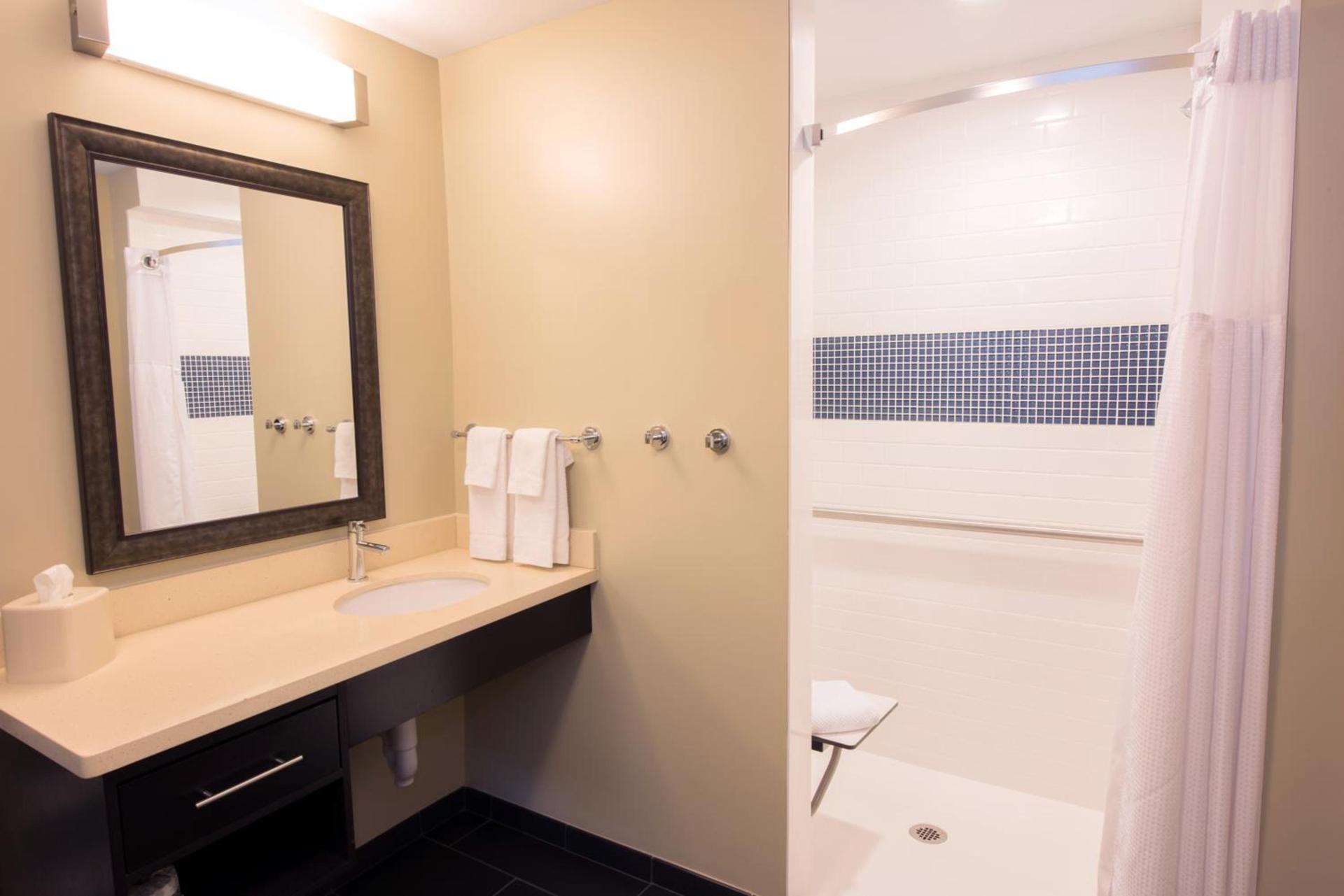 Staybridge Suites Albany Wolf Rd-Colonie Center by IHG photo 42