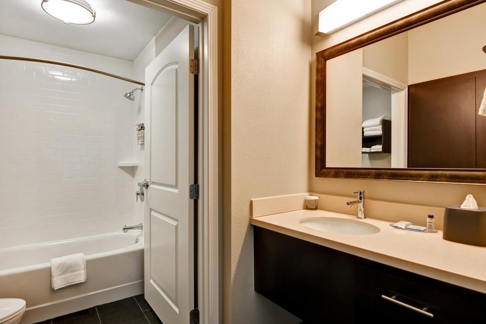Staybridge Suites Mt Juliet - Nashville Area photo 37