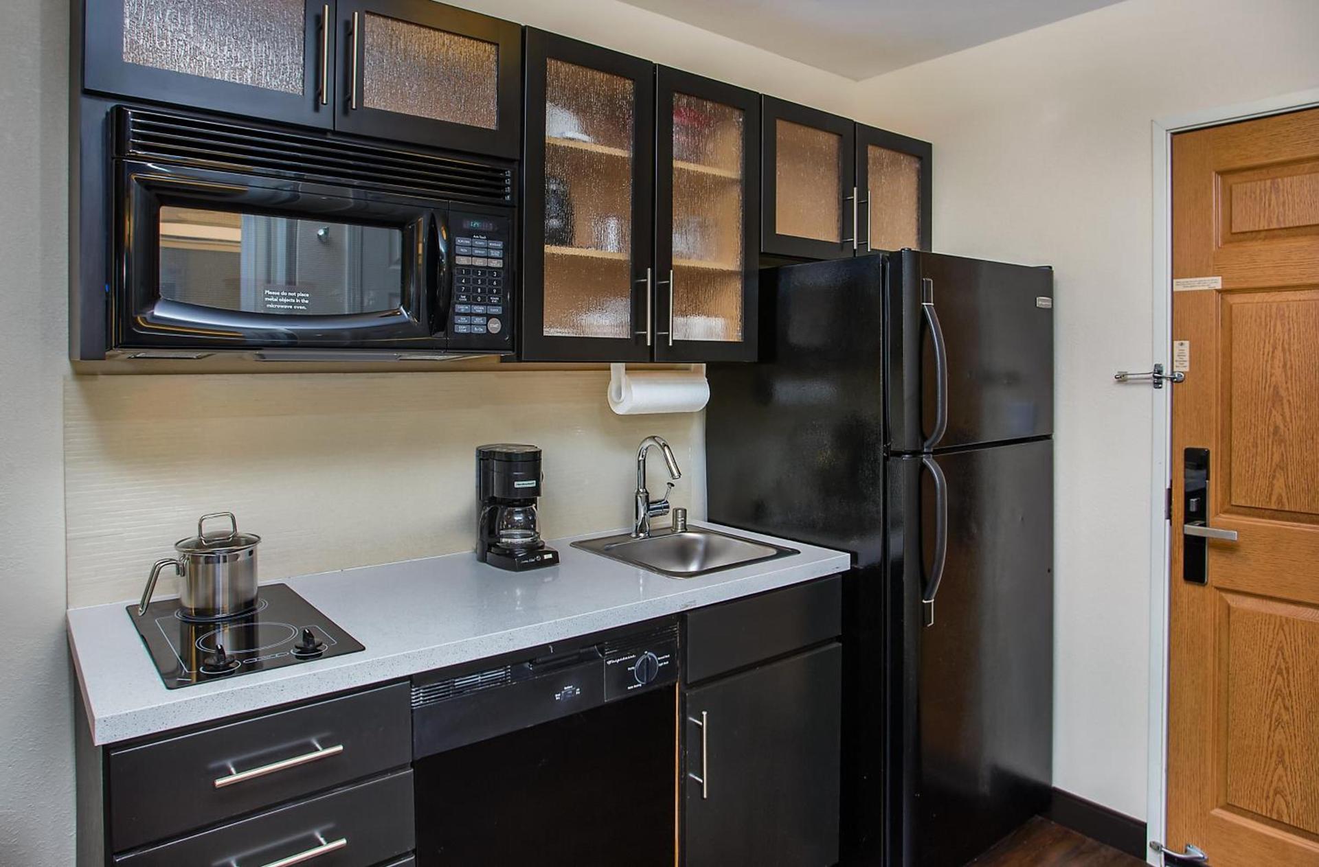 Candlewood Suites Bowling Green by IHG photo 7