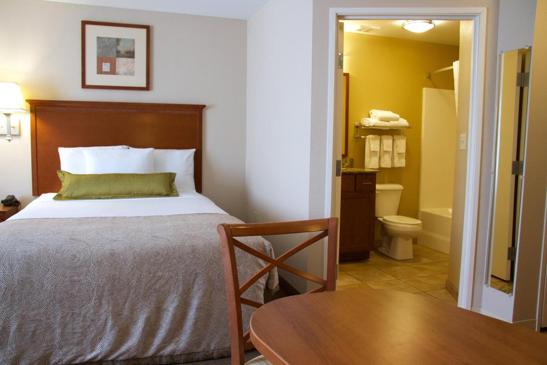 Candlewood Suites Champaign-Urbana University Area by IHG photo 11