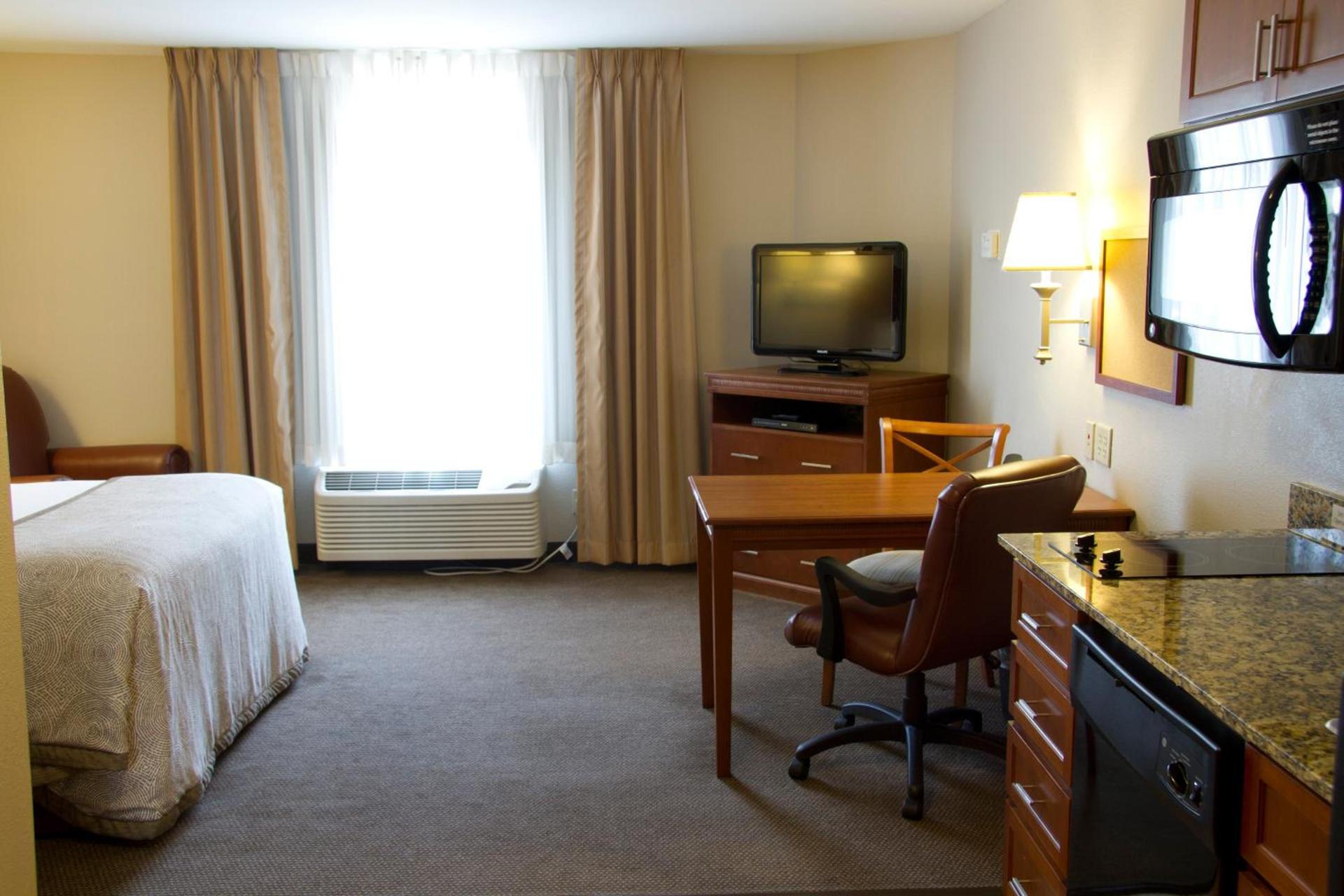 Candlewood Suites Champaign-Urbana University Area by IHG photo 22