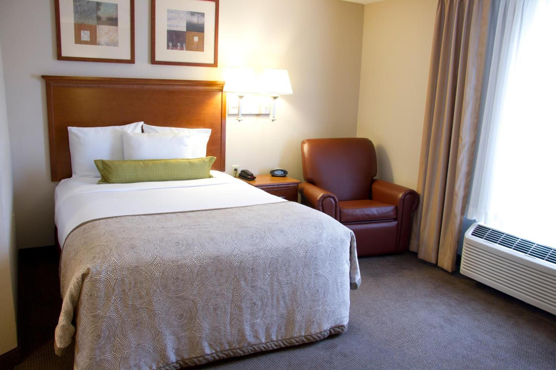 Candlewood Suites Champaign-Urbana University Area by IHG photo 23
