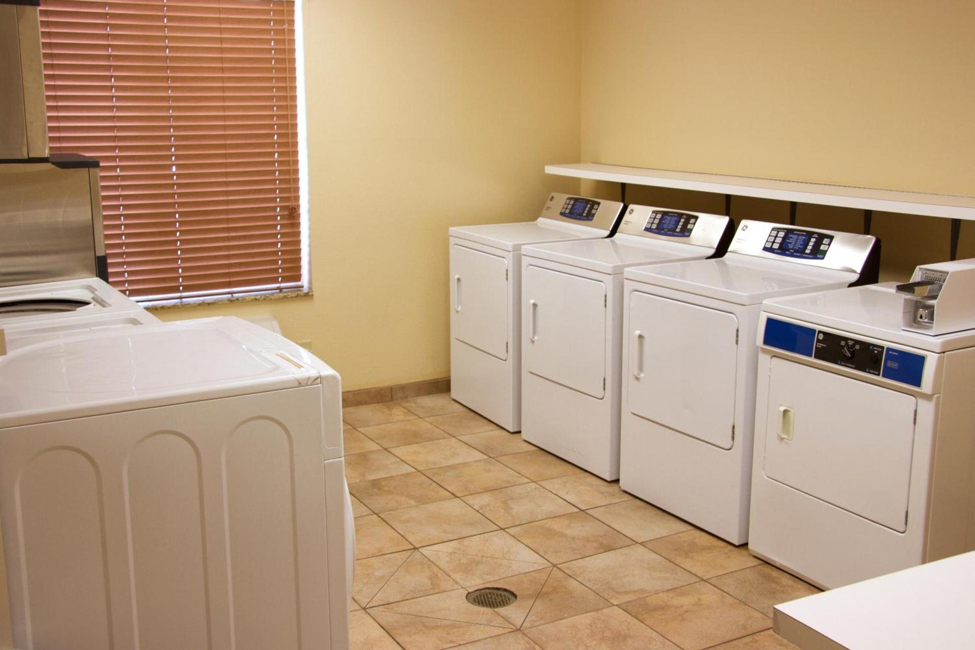 Candlewood Suites Champaign-Urbana University Area by IHG photo 36