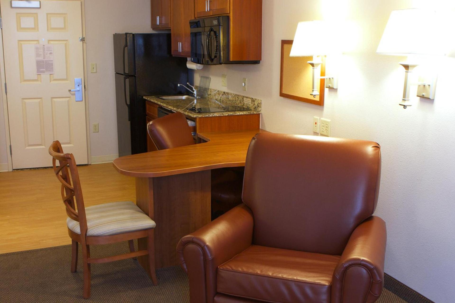Candlewood Suites Champaign-Urbana University Area by IHG photo 6