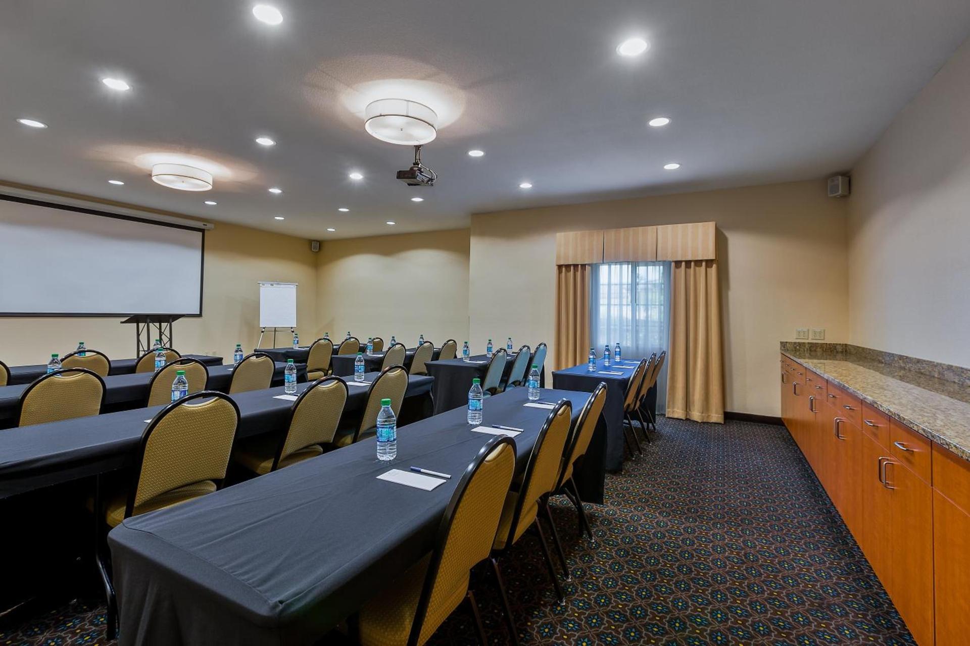 Candlewood Suites Decatur Medical Center by IHG photo 3