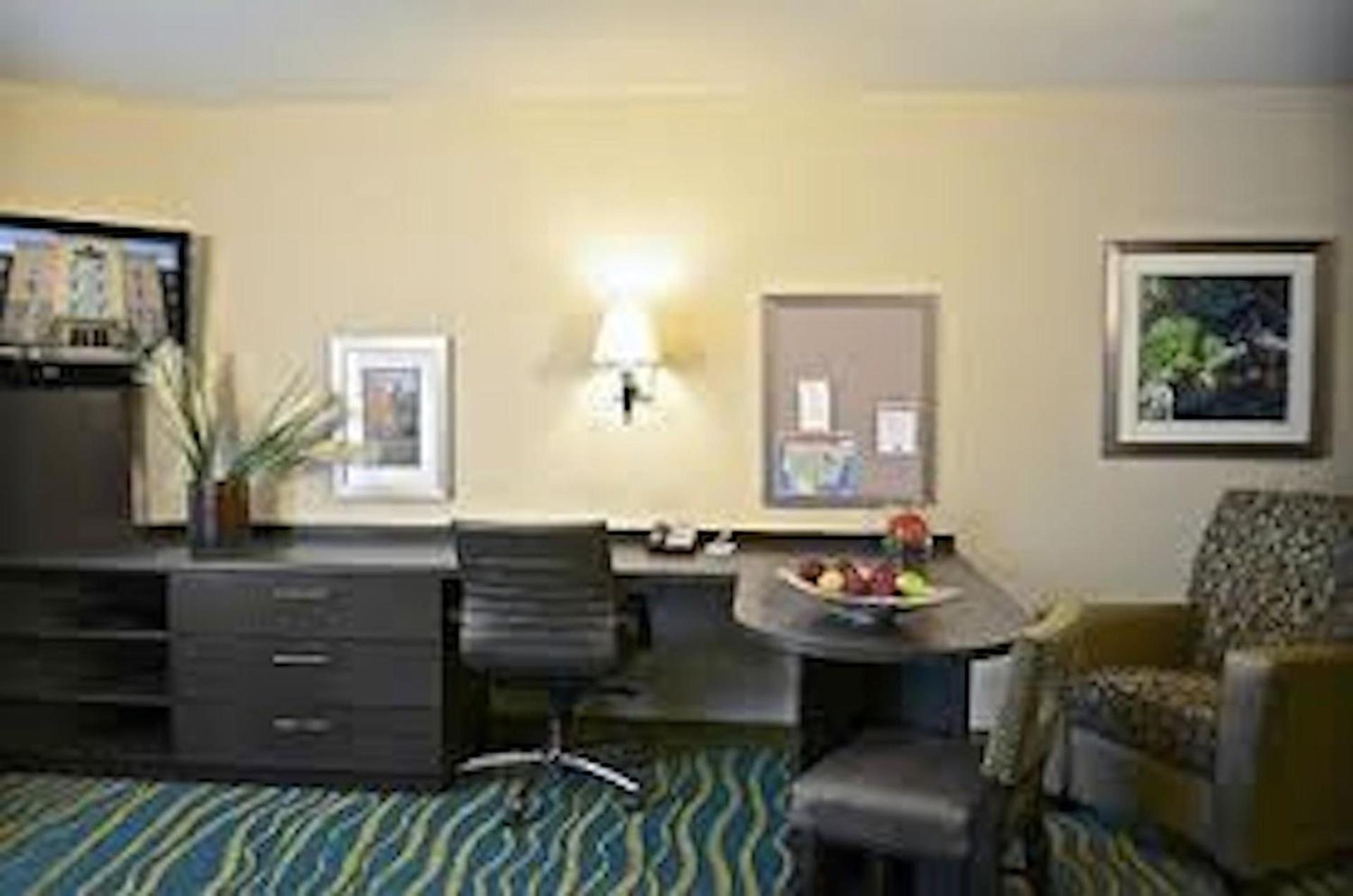 Candlewood Suites Denver Northeast - Brighton by IHG photo 30