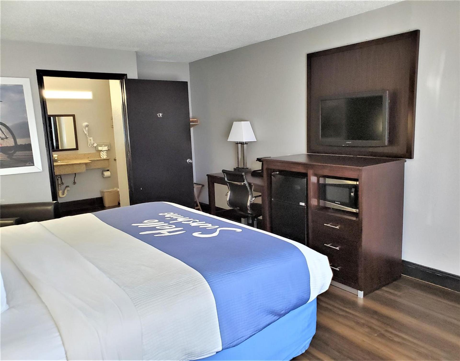 Days Inn by Wyndham Rock Hill photo 34