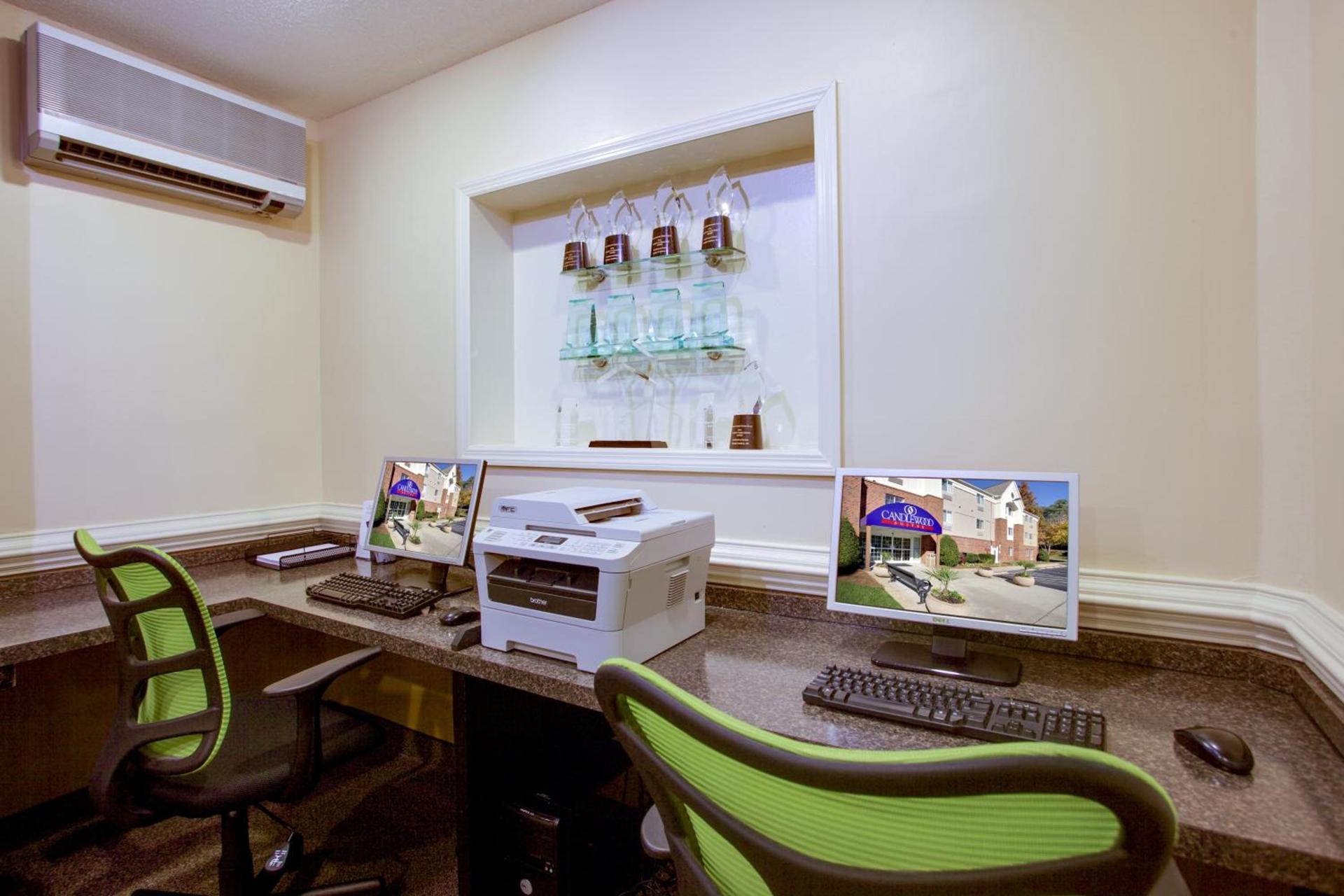 Candlewood Suites Raleigh Crabtree by IHG photo 5
