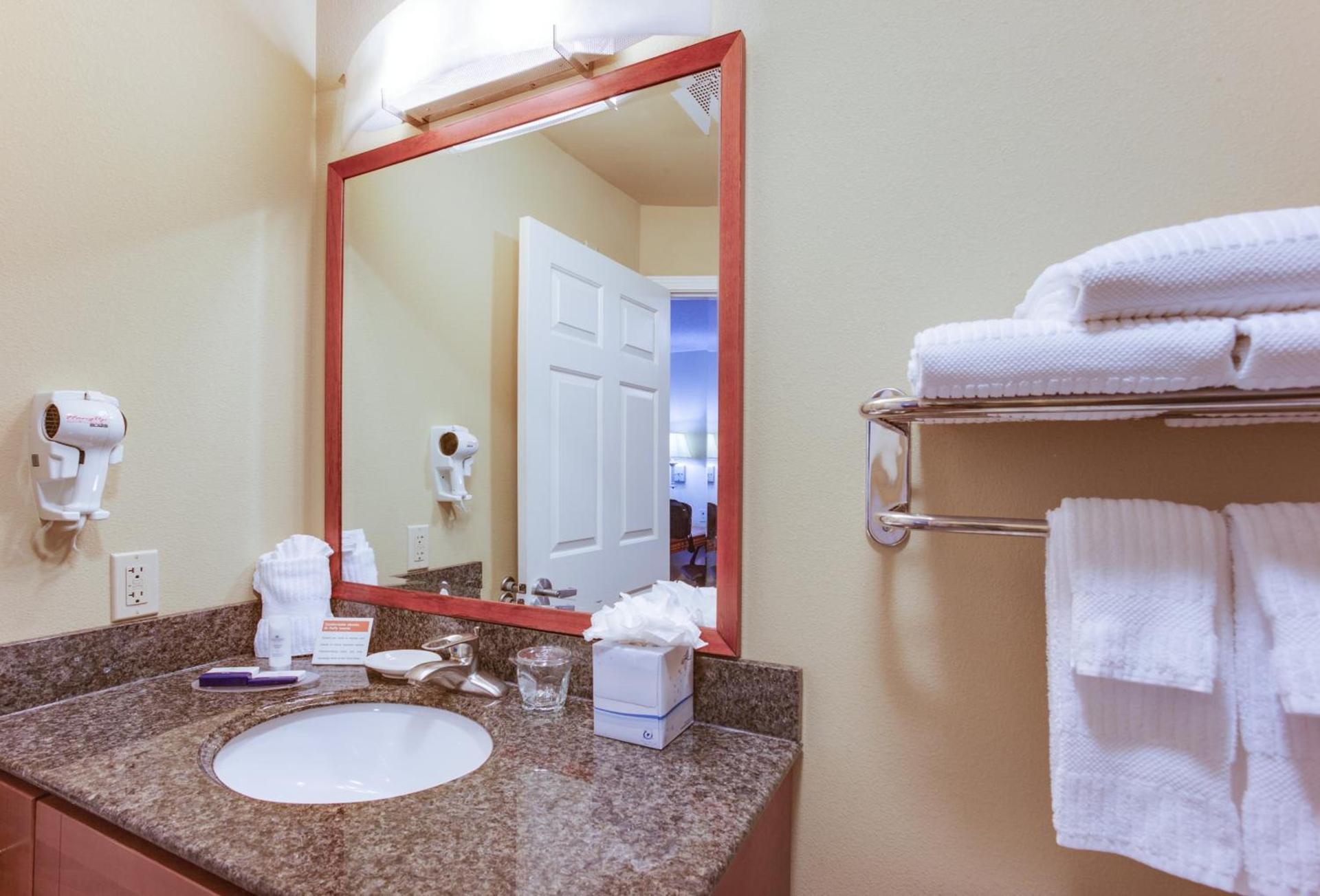 Candlewood Suites Richmond Airport by IHG photo 13